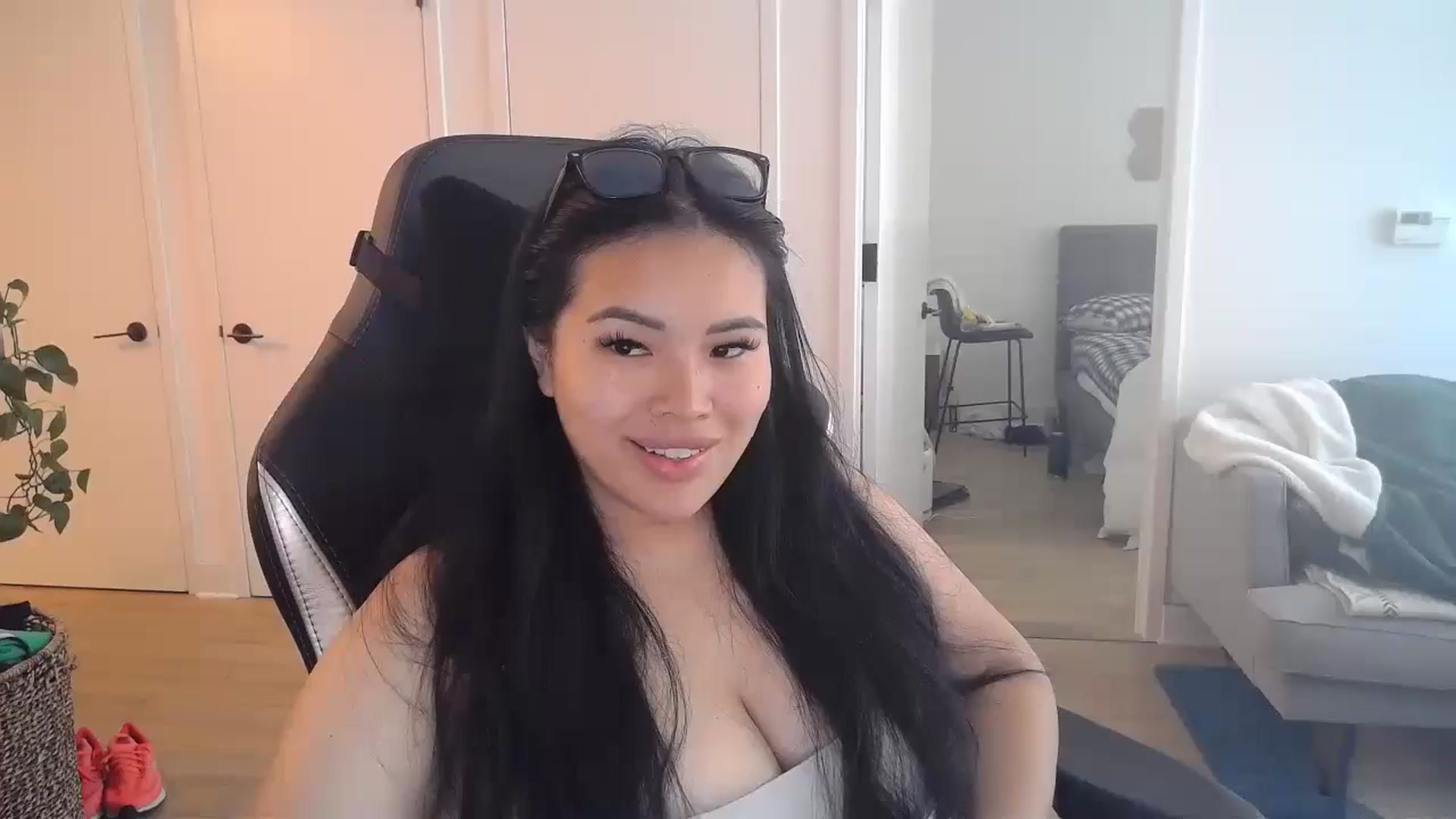 Gallery image thumbnail from DumplingHyuga's myfreecams stream on, 07/09/2024, 18:15 image 17 of 20