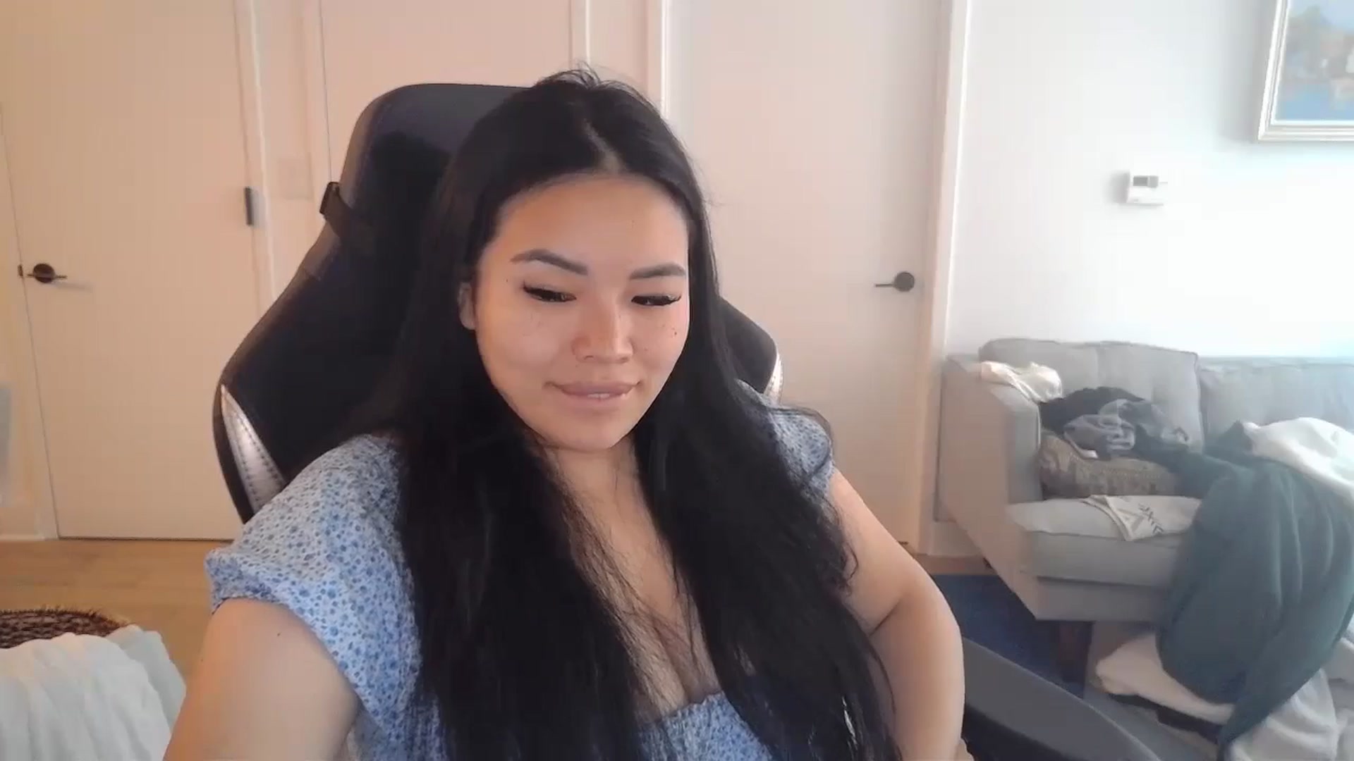 Gallery image thumbnail from DumplingHyuga's myfreecams stream on, 07/15/2024, 18:23 image 10 of 20