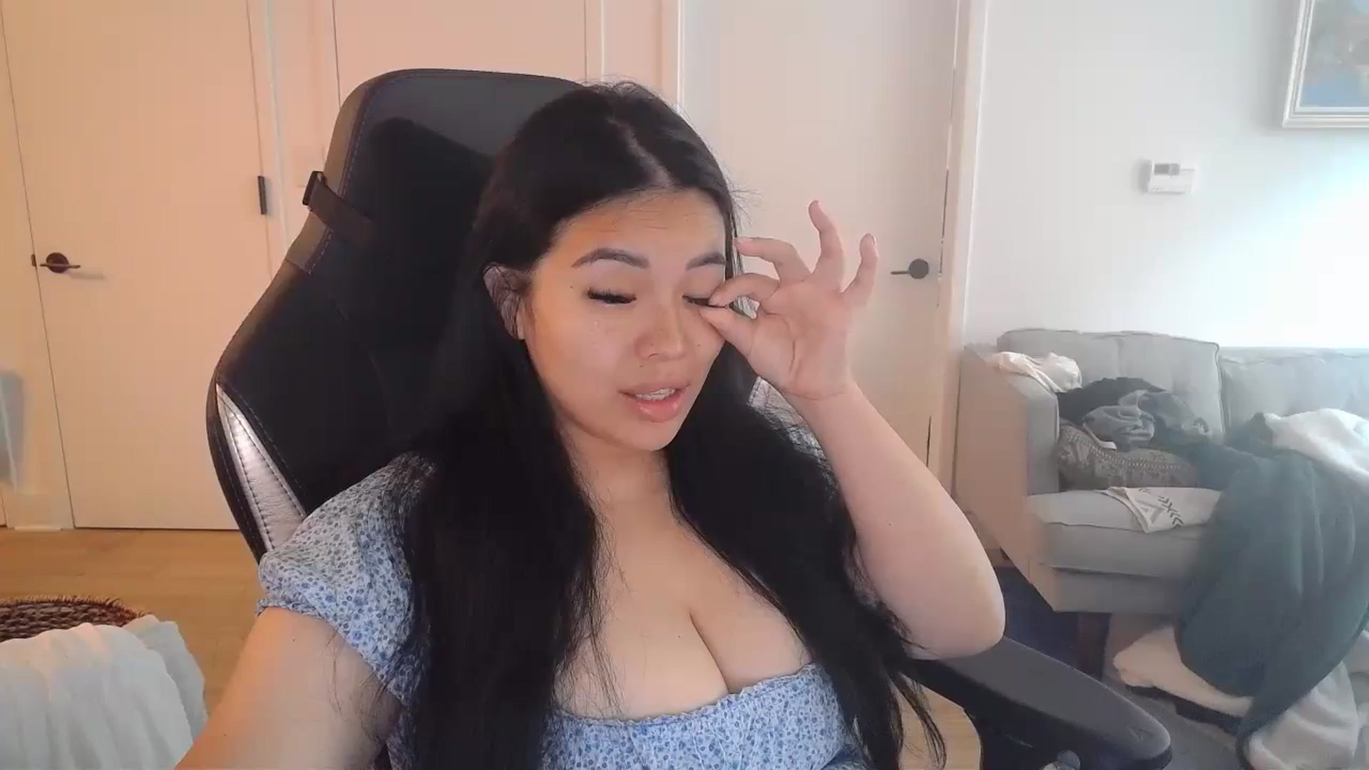 Gallery image thumbnail from DumplingHyuga's myfreecams stream on, 07/15/2024, 18:23 image 5 of 20