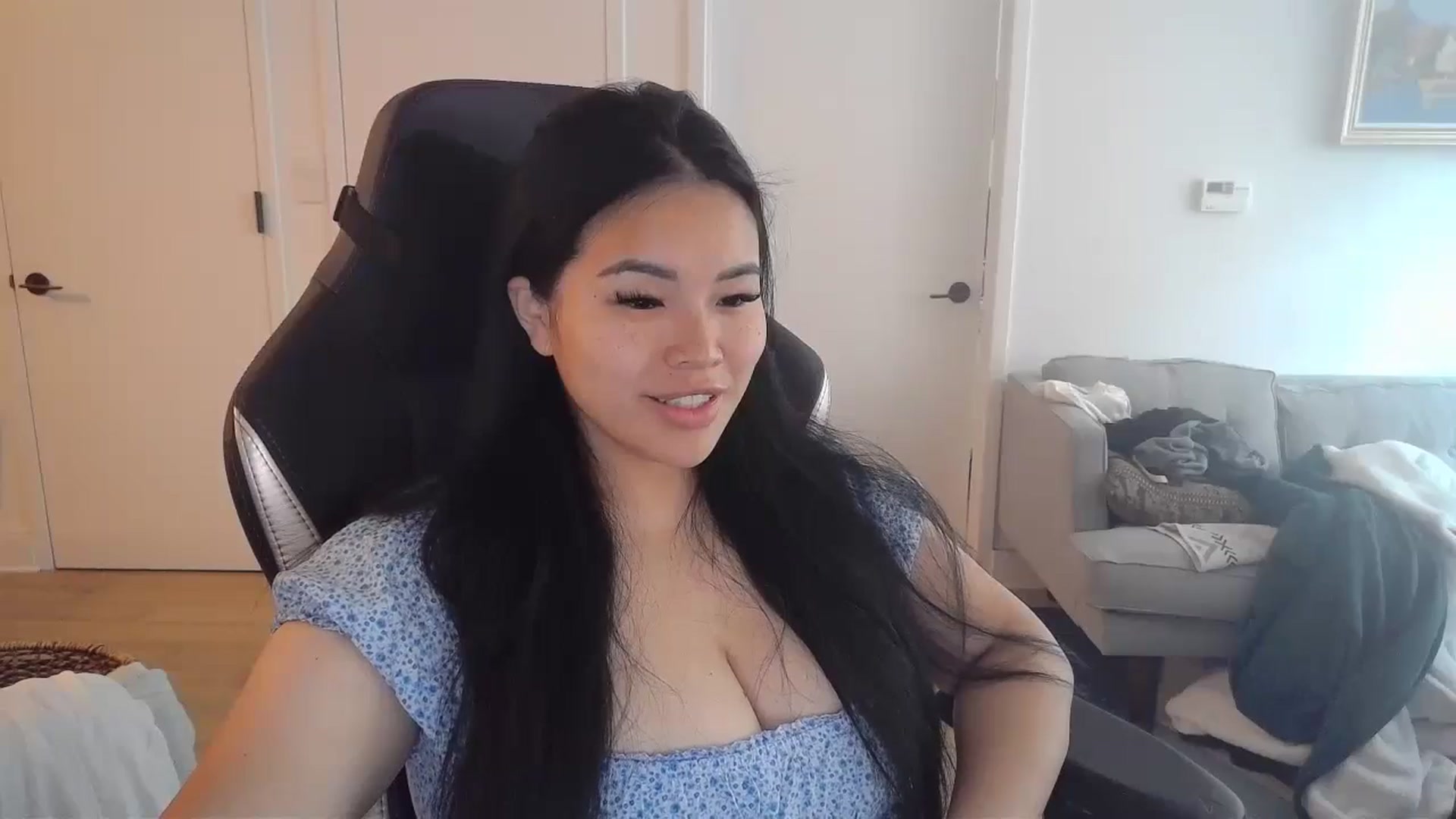 Gallery image thumbnail from DumplingHyuga's myfreecams stream on, 07/15/2024, 18:23 image 2 of 20