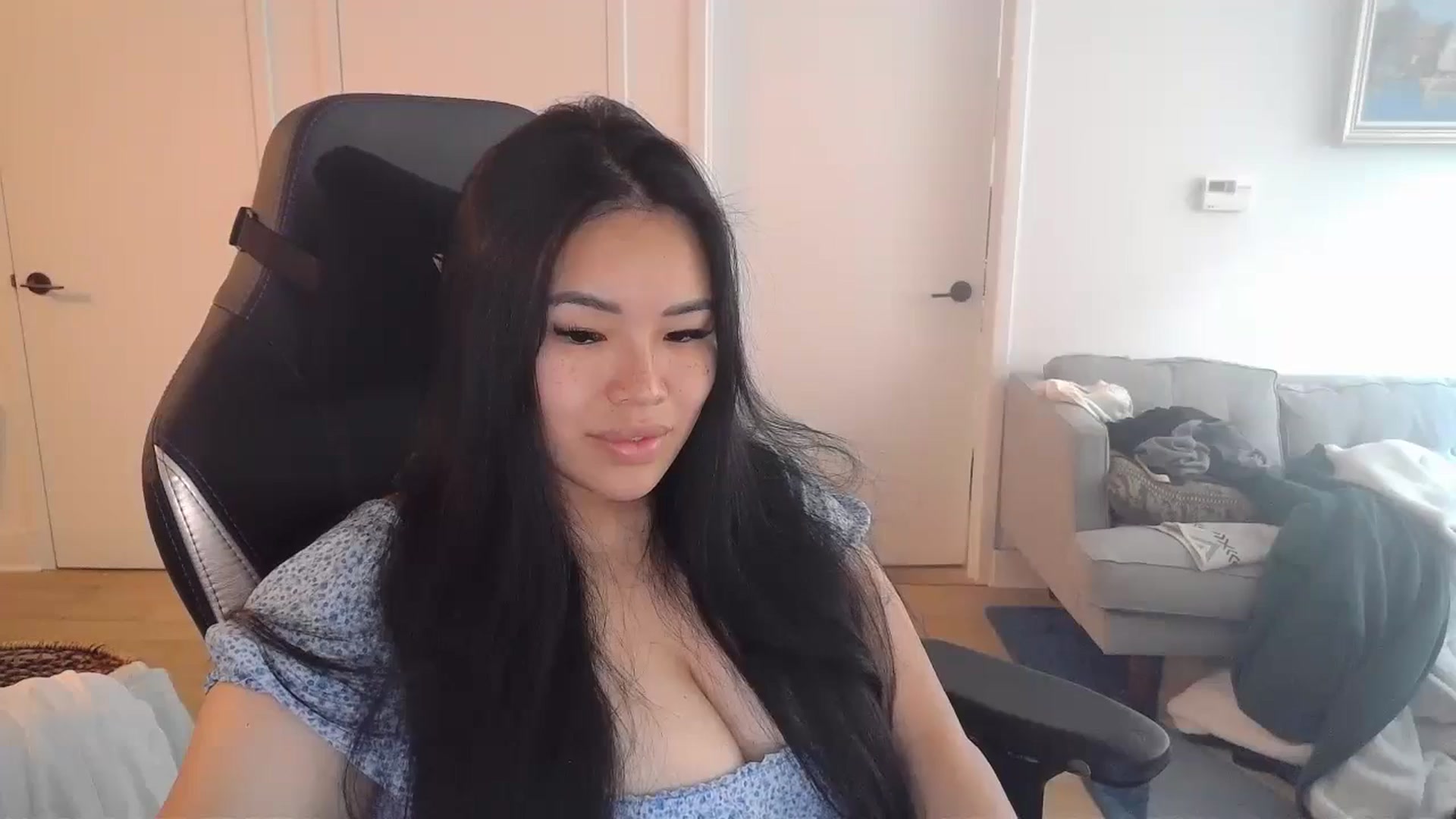 Gallery image thumbnail from DumplingHyuga's myfreecams stream on, 07/15/2024, 18:23 image 3 of 20