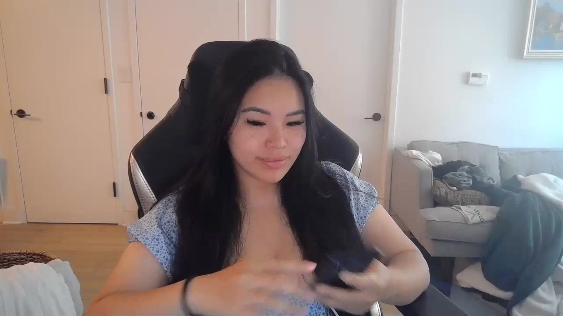 Gallery image thumbnail from DumplingHyuga's myfreecams stream on, 07/15/2024, 18:23 image 11 of 20