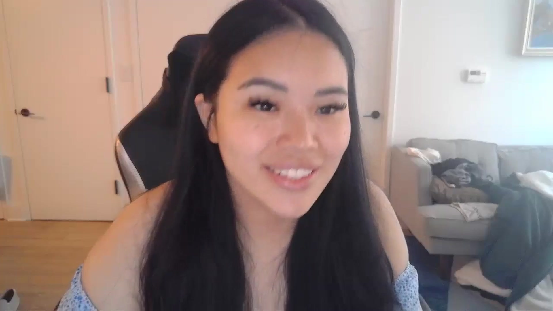 Gallery image thumbnail from DumplingHyuga's myfreecams stream on, 07/15/2024, 19:05 image 13 of 20