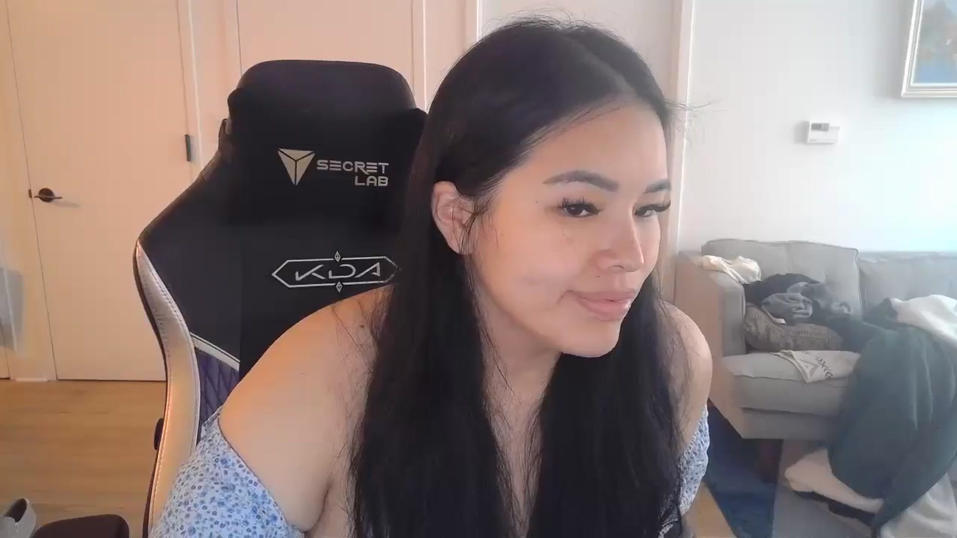 Gallery image thumbnail from DumplingHyuga's myfreecams stream on, 07/15/2024, 19:05 image 16 of 20