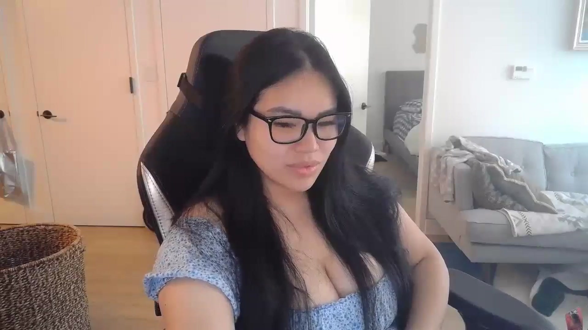 Gallery image thumbnail from DumplingHyuga's myfreecams stream on, 07/25/2024, 17:07 image 6 of 20