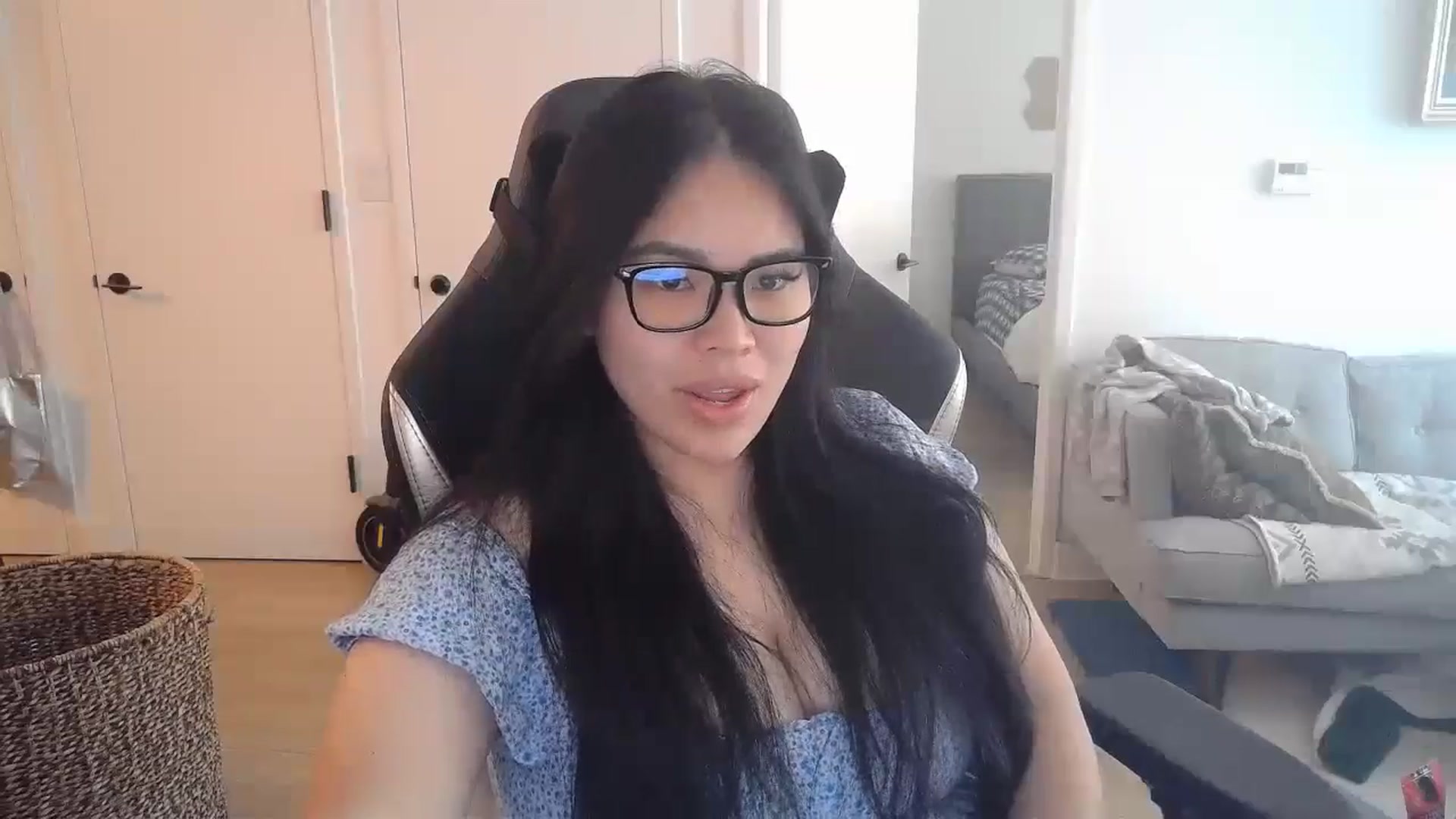 Gallery image thumbnail from DumplingHyuga's myfreecams stream on, 07/25/2024, 17:07 image 12 of 20
