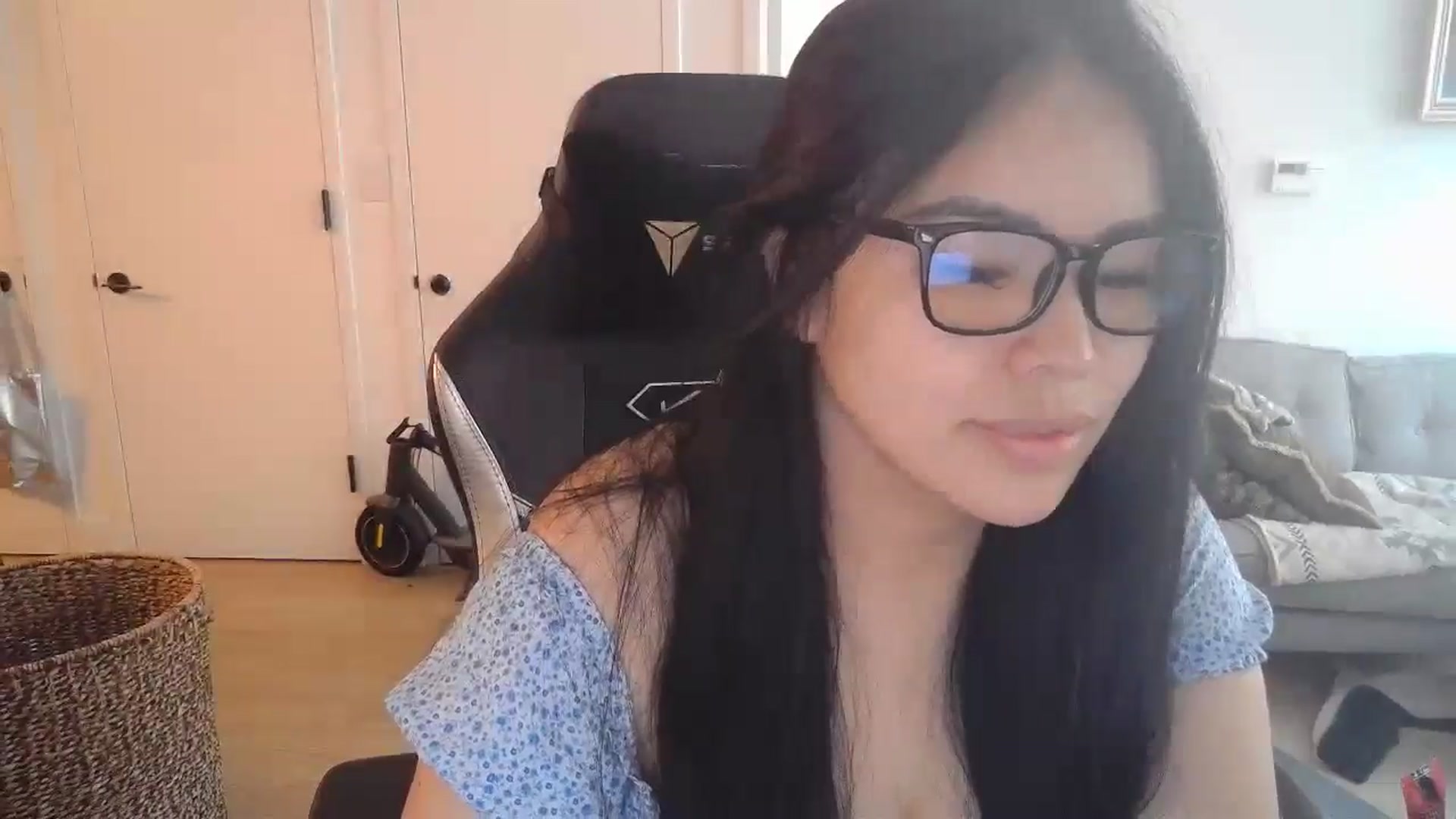Gallery image thumbnail from DumplingHyuga's myfreecams stream on, 07/25/2024, 17:07 image 17 of 20