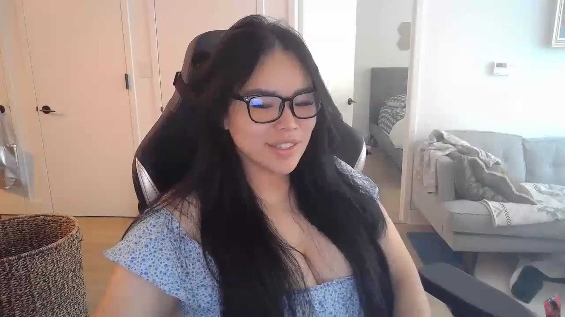 Gallery image thumbnail from DumplingHyuga's myfreecams stream on, 07/25/2024, 17:07 image 16 of 20