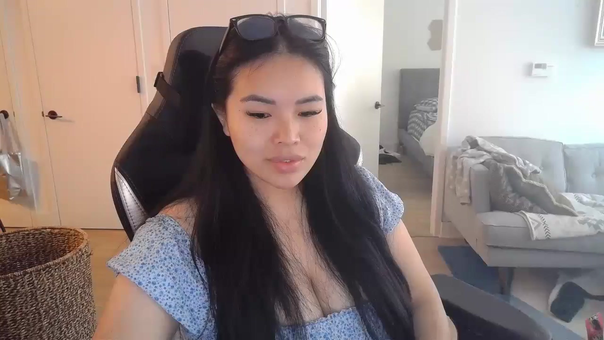 Gallery image thumbnail from DumplingHyuga's myfreecams stream on, 07/25/2024, 19:33 image 6 of 20