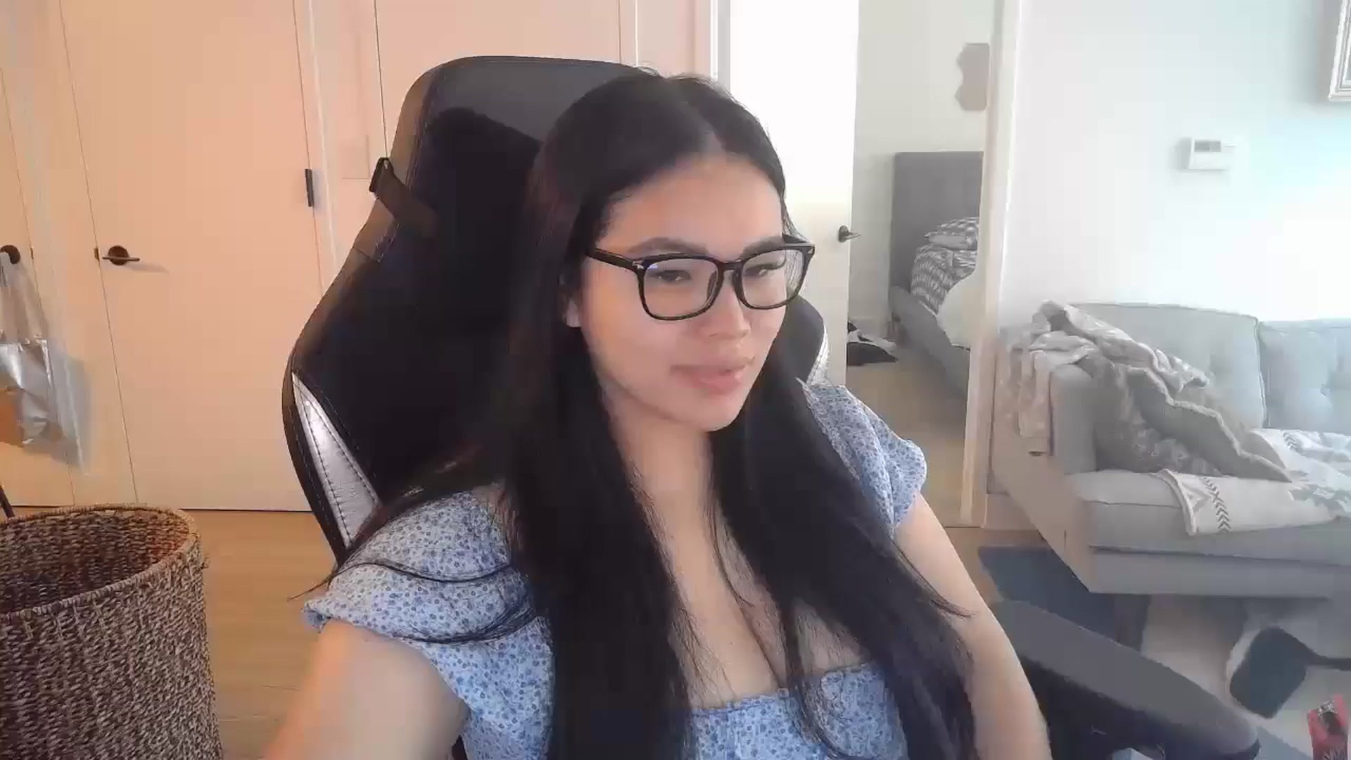 Gallery image thumbnail from DumplingHyuga's myfreecams stream on, 07/25/2024, 19:33 image 3 of 20