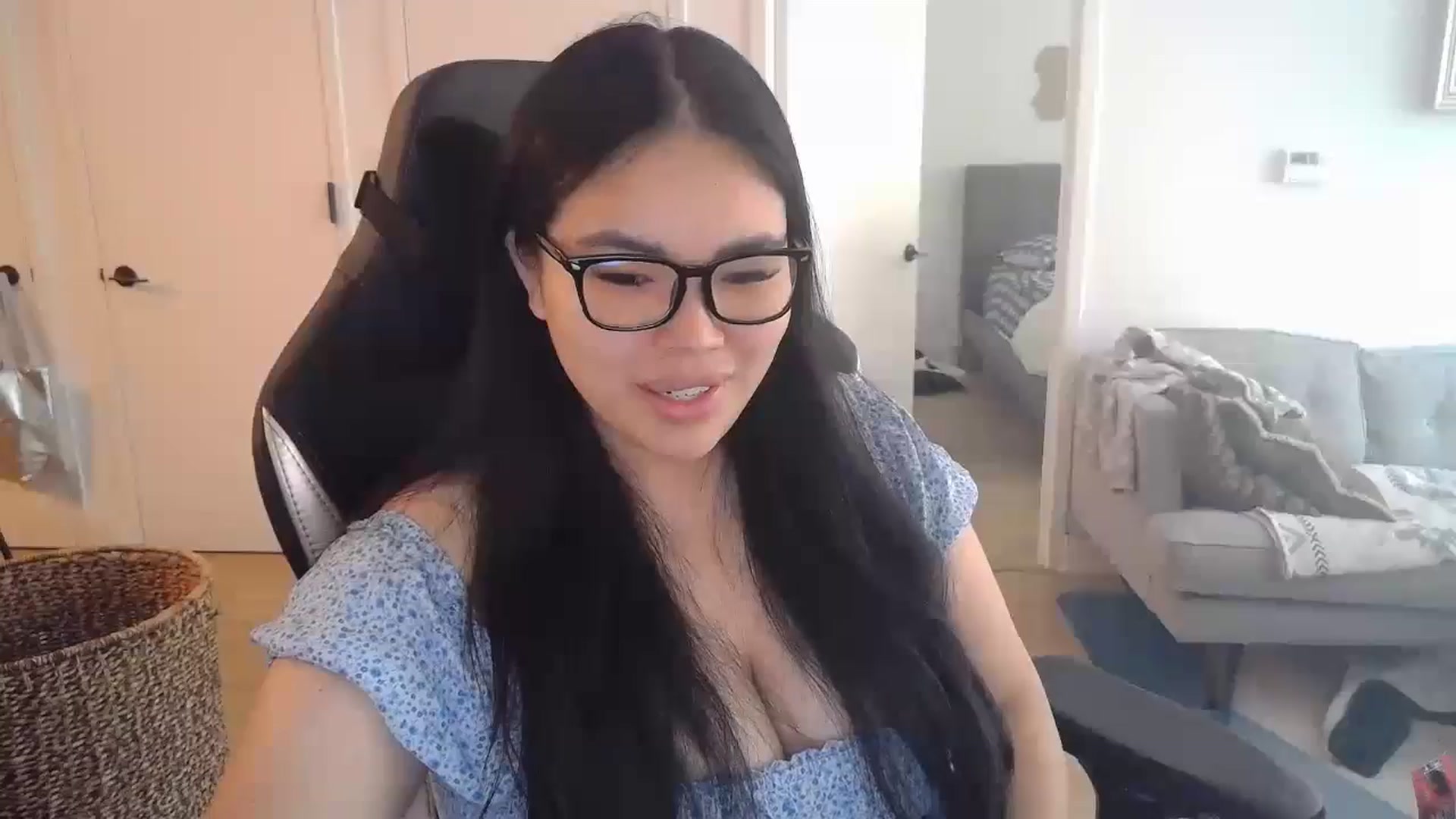 Gallery image thumbnail from DumplingHyuga's myfreecams stream on, 07/25/2024, 19:33 image 5 of 20