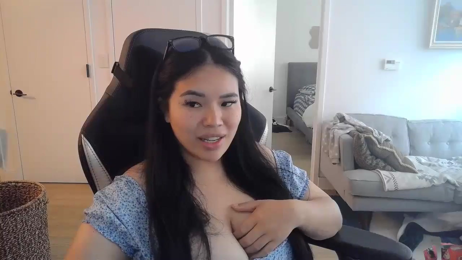 Gallery image thumbnail from DumplingHyuga's myfreecams stream on, 07/25/2024, 20:32 image 8 of 20