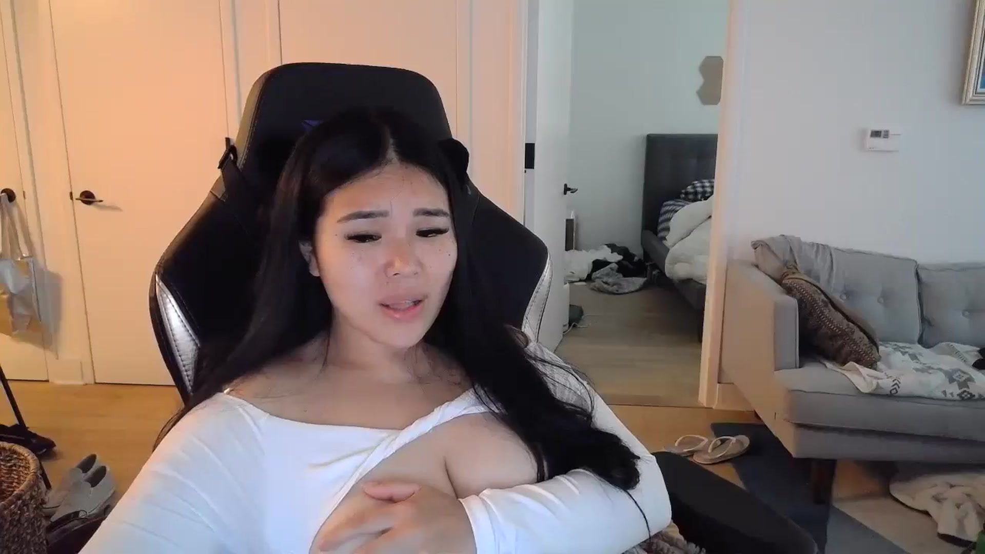 Gallery image thumbnail from DumplingHyuga's myfreecams stream on, 07/29/2024, 19:32 image 12 of 20