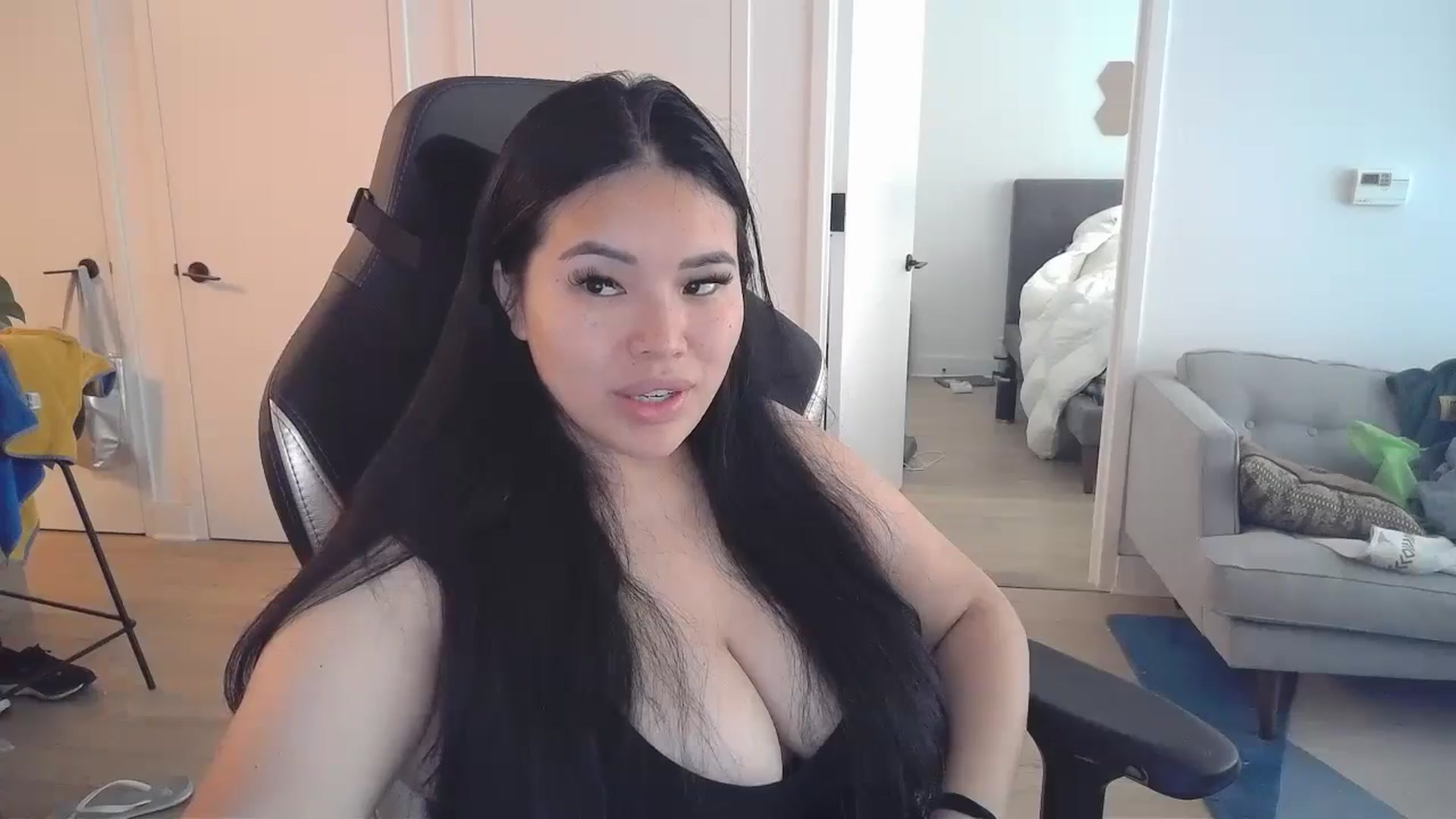 Gallery image thumbnail from DumplingHyuga's myfreecams stream on, 07/31/2024, 17:23 image 7 of 20