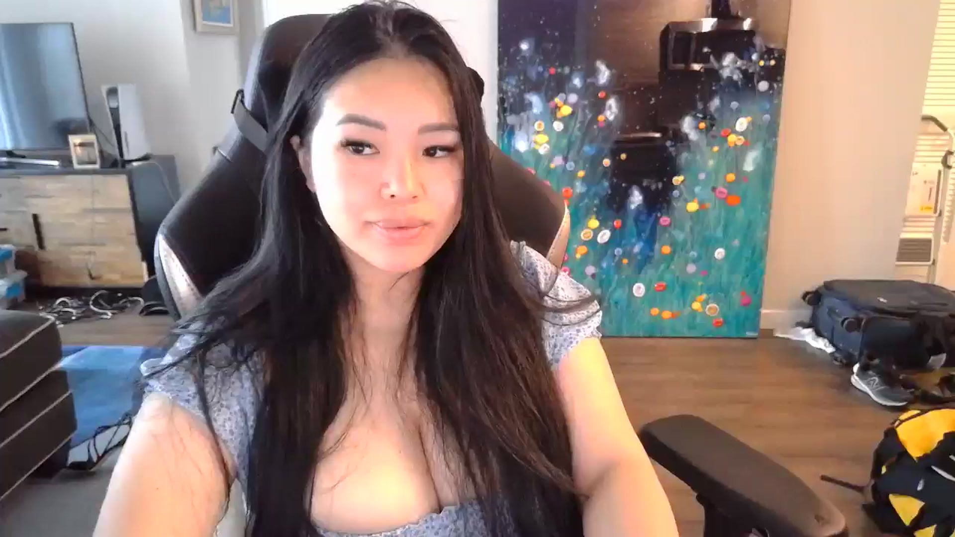Gallery image thumbnail from DumplingHyuga's myfreecams stream on, 10/01/2024, 15:11 image 8 of 20