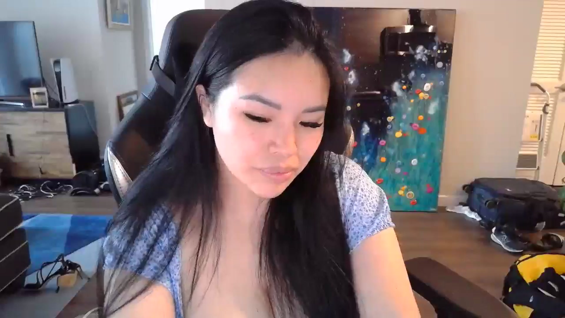 Gallery image thumbnail from DumplingHyuga's myfreecams stream on, 10/01/2024, 15:11 image 4 of 20