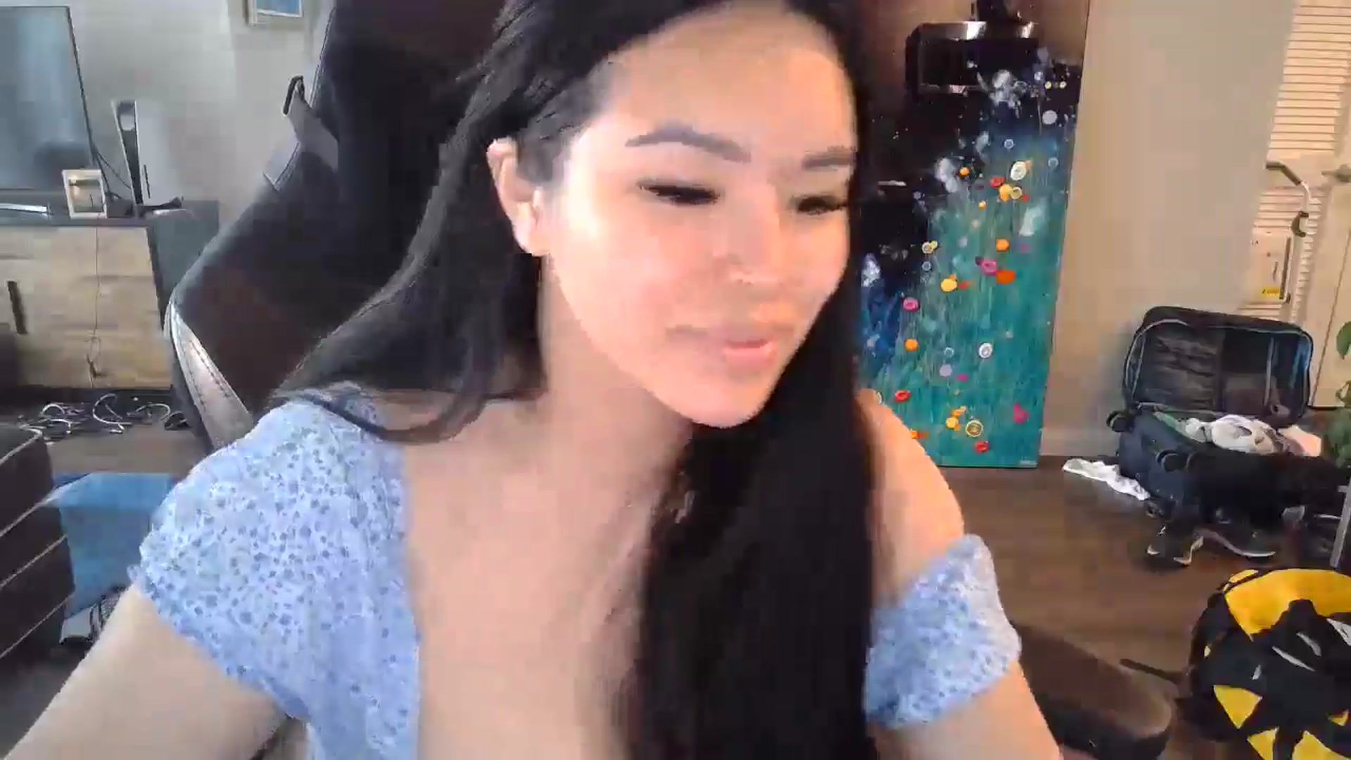 Gallery image thumbnail from DumplingHyuga's myfreecams stream on, 10/01/2024, 16:30 image 13 of 20