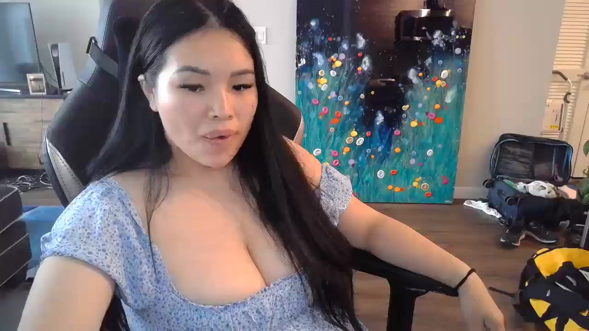 Gallery image thumbnail from DumplingHyuga's myfreecams stream on, 10/01/2024, 16:30 image 15 of 20