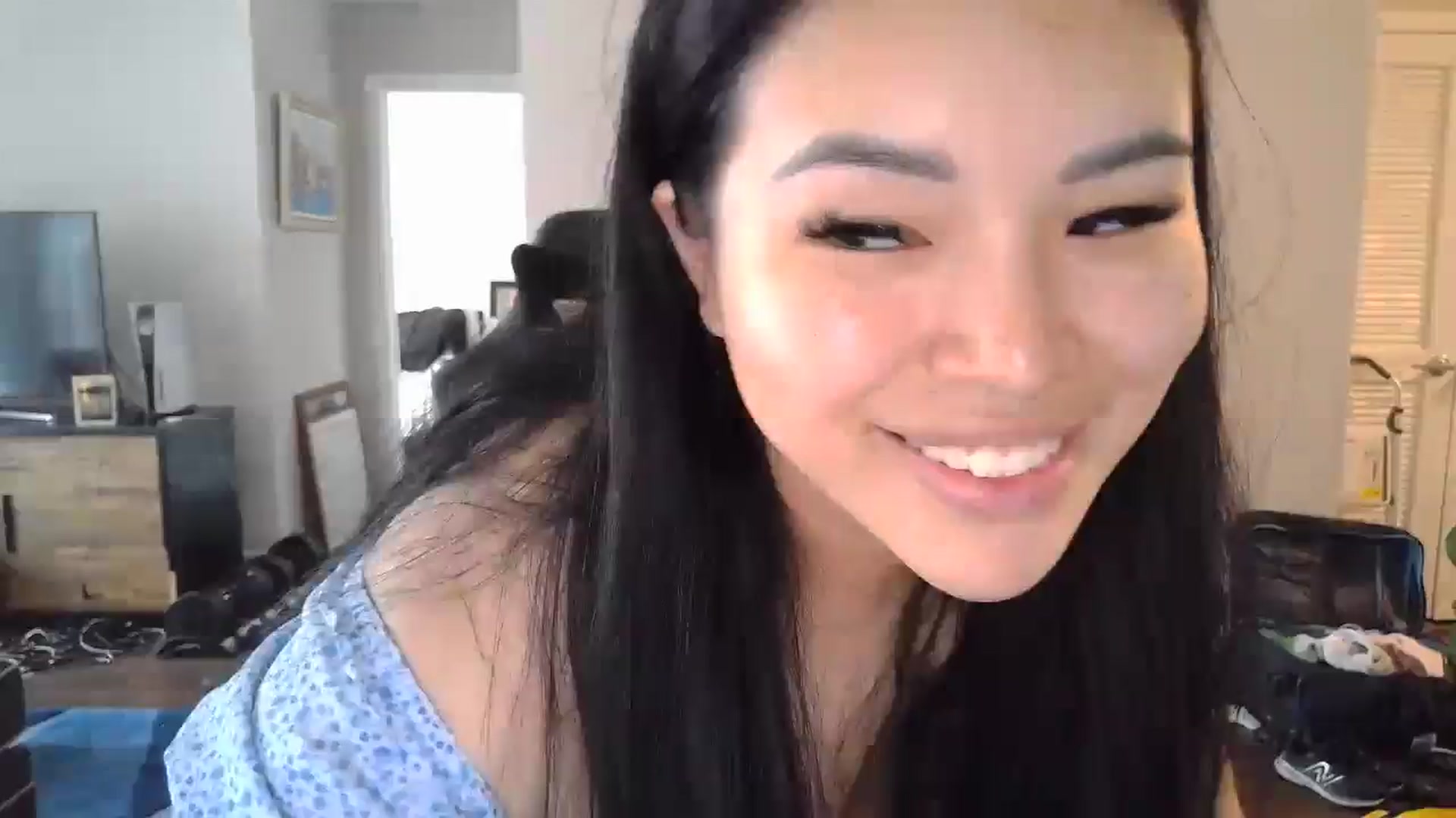 Gallery image thumbnail from DumplingHyuga's myfreecams stream on, 10/01/2024, 16:30 image 4 of 20