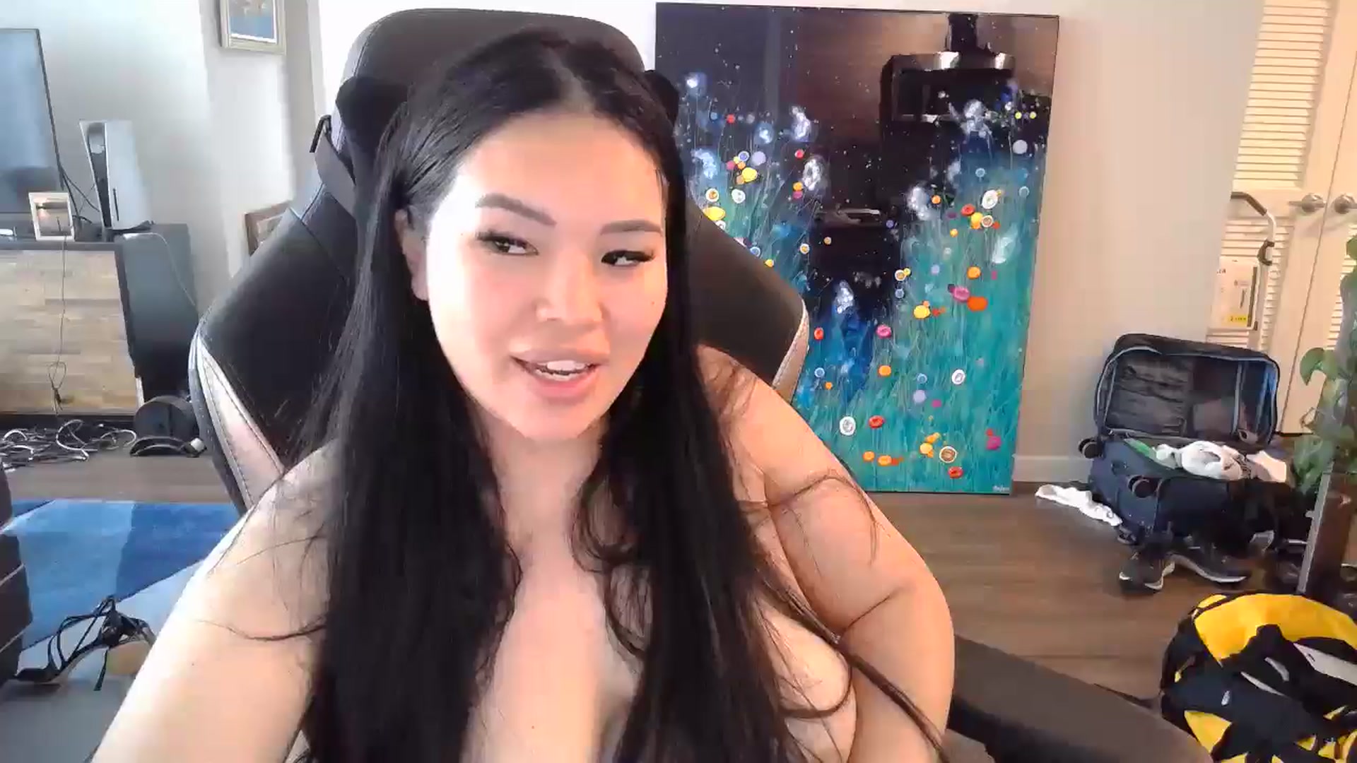 Gallery image thumbnail from DumplingHyuga's myfreecams stream on, 10/01/2024, 17:53 image 12 of 20