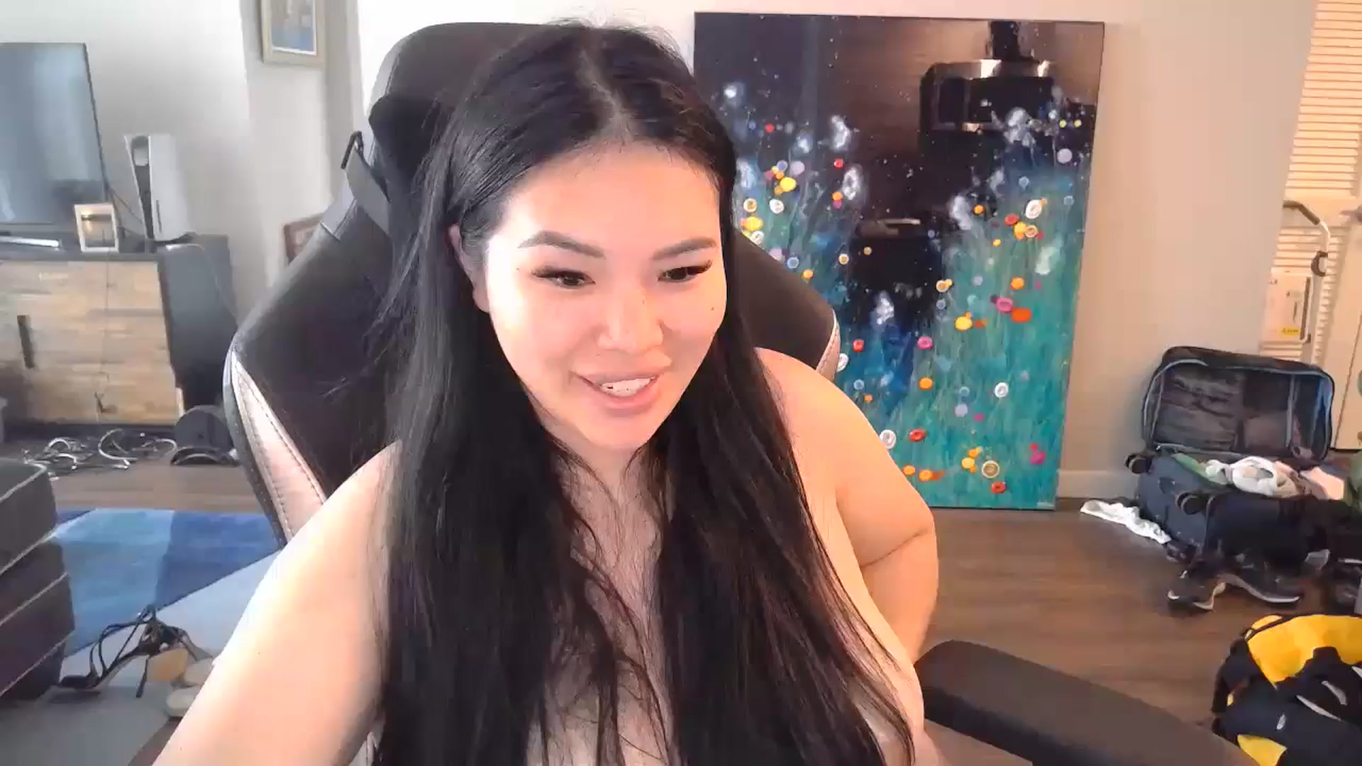 Gallery image thumbnail from DumplingHyuga's myfreecams stream on, 10/01/2024, 17:53 image 3 of 20
