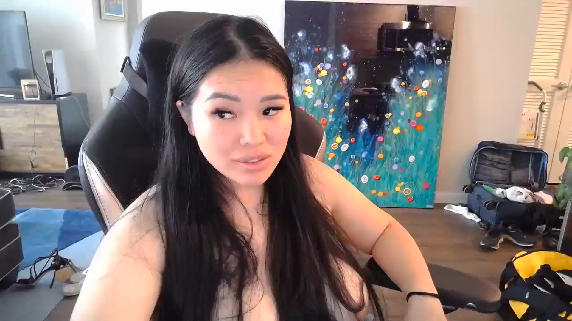 Gallery image thumbnail from DumplingHyuga's myfreecams stream on, 10/01/2024, 17:53 image 15 of 20