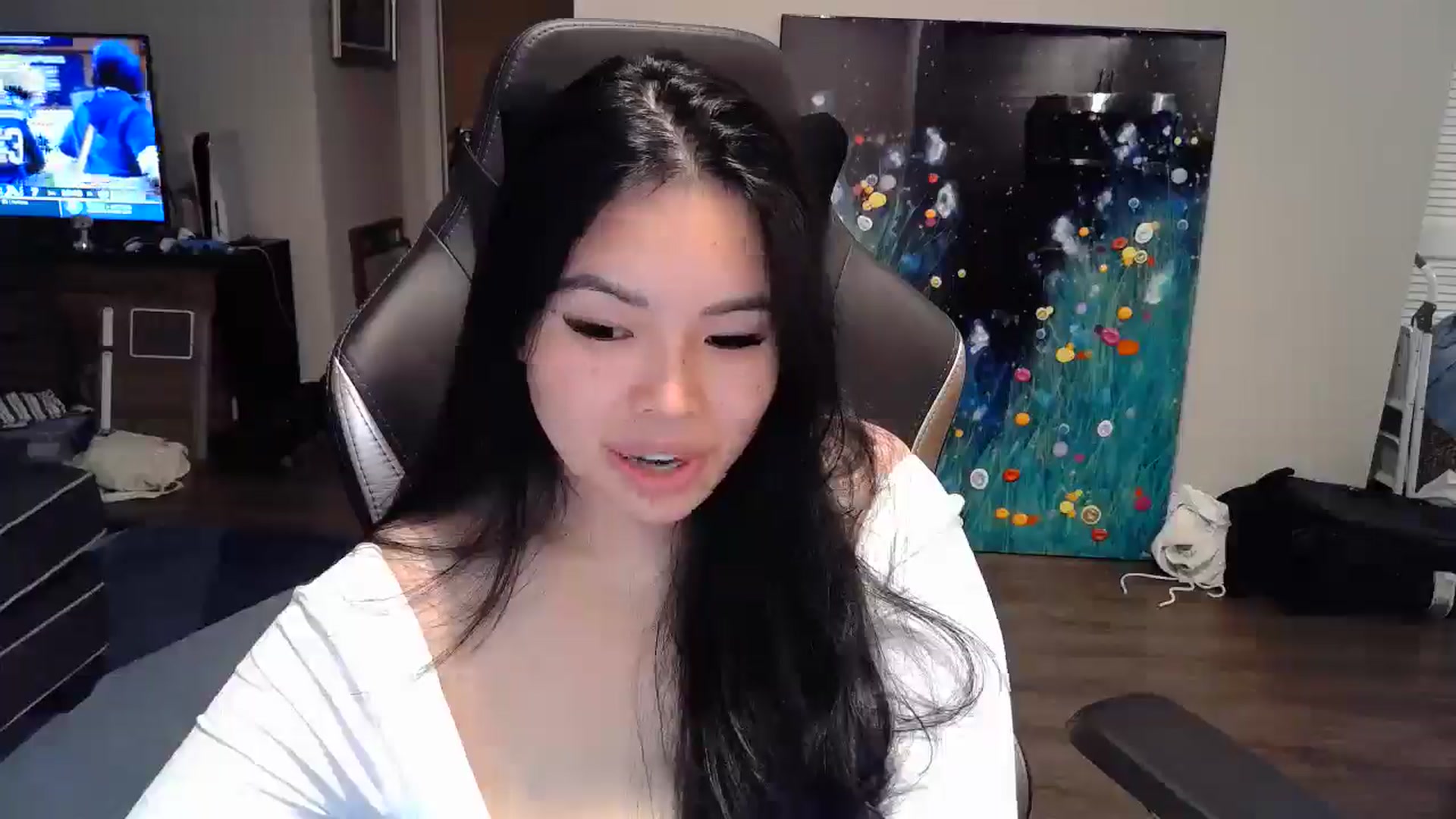 Gallery image thumbnail from DumplingHyuga's myfreecams stream on, 11/27/2024, 02:47 image 9 of 20