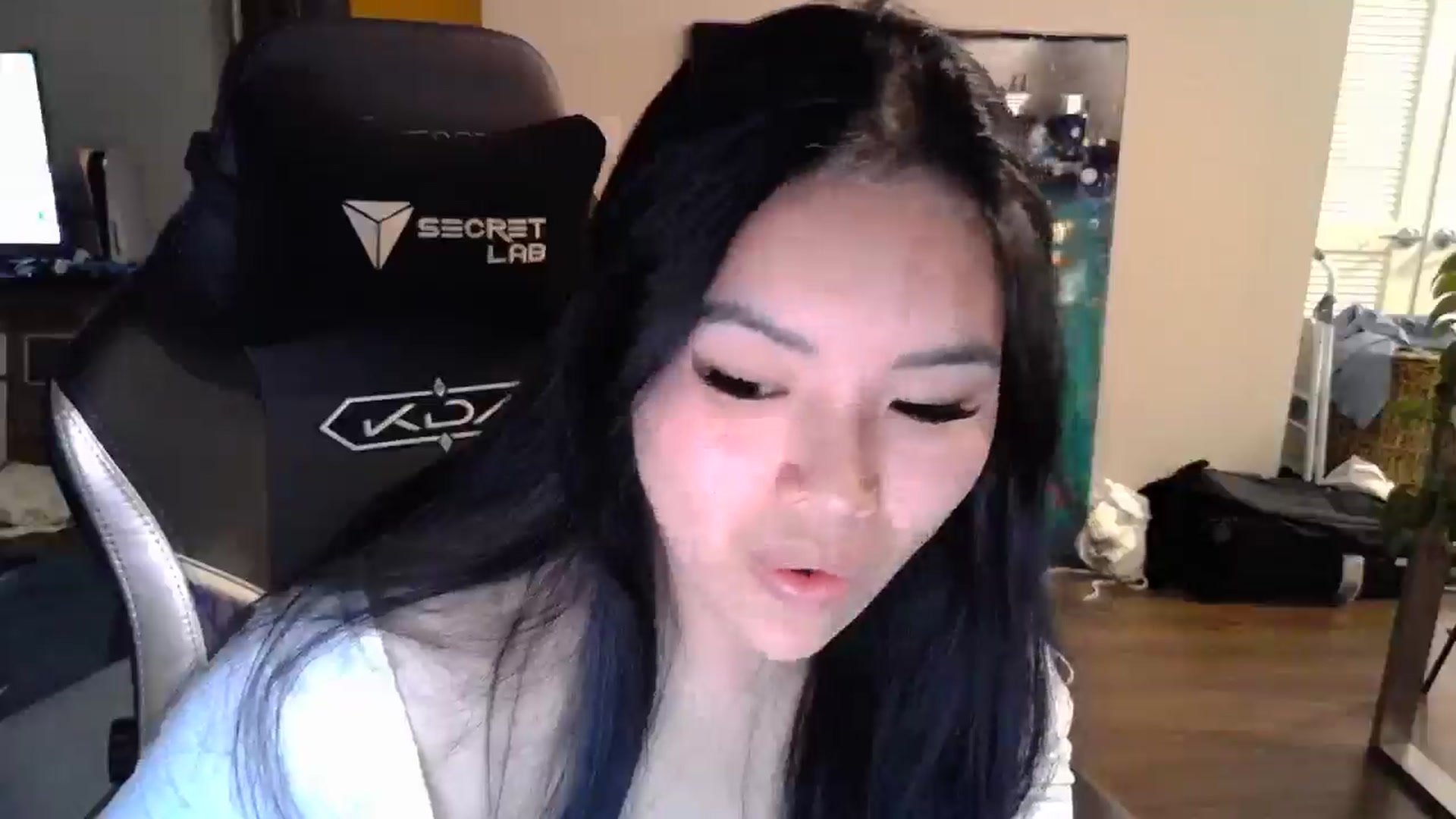 Gallery image thumbnail from DumplingHyuga's myfreecams stream on, 11/27/2024, 02:47 image 16 of 20