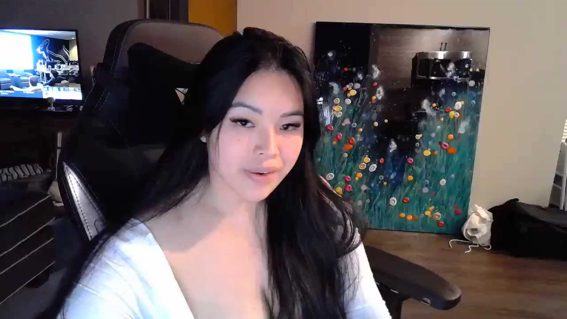 Gallery image thumbnail from DumplingHyuga's myfreecams stream on, 11/27/2024, 02:47 image 10 of 20