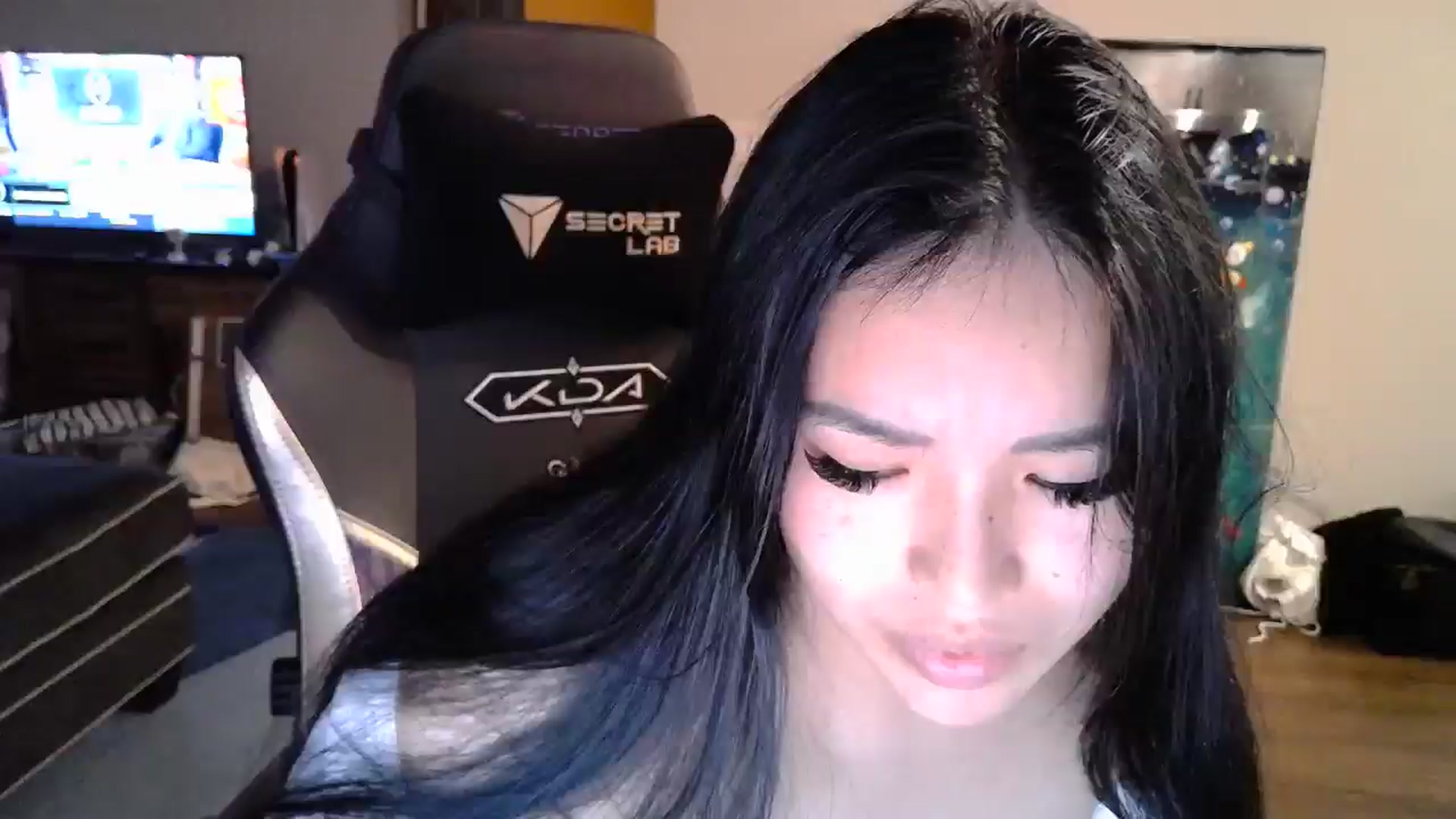 Gallery image thumbnail from DumplingHyuga's myfreecams stream on, 11/27/2024, 02:47 image 3 of 20