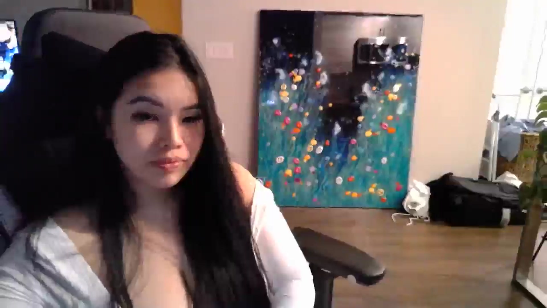 Gallery image thumbnail from DumplingHyuga's myfreecams stream on, 11/27/2024, 02:47 image 18 of 20