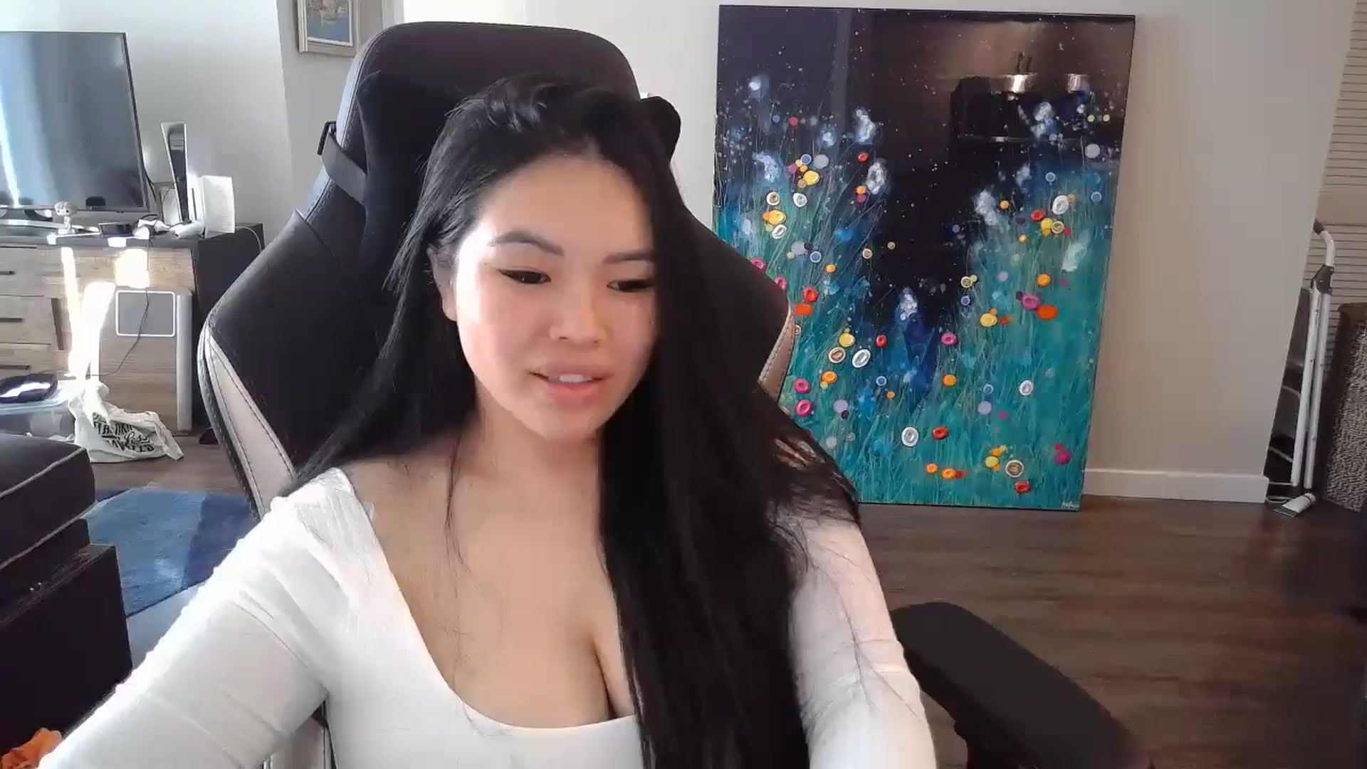 Gallery image thumbnail from DumplingHyuga's myfreecams stream on, 12/02/2024, 21:21 image 9 of 20