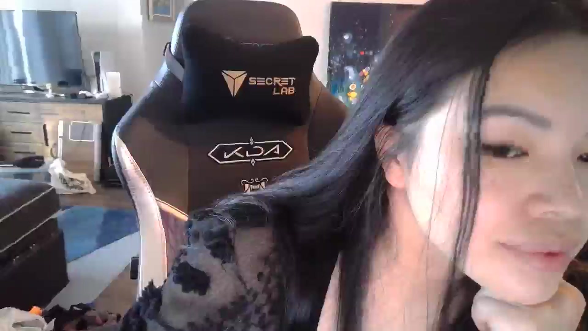 Gallery image thumbnail from DumplingHyuga's myfreecams stream on, 12/03/2024, 18:35 image 15 of 20