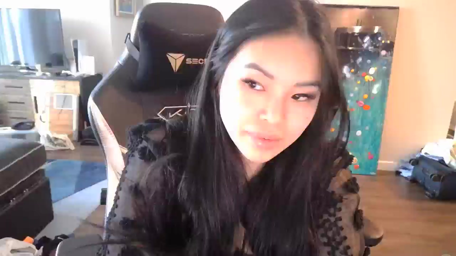 Gallery image thumbnail from DumplingHyuga's myfreecams stream on, 12/03/2024, 18:35 image 20 of 20