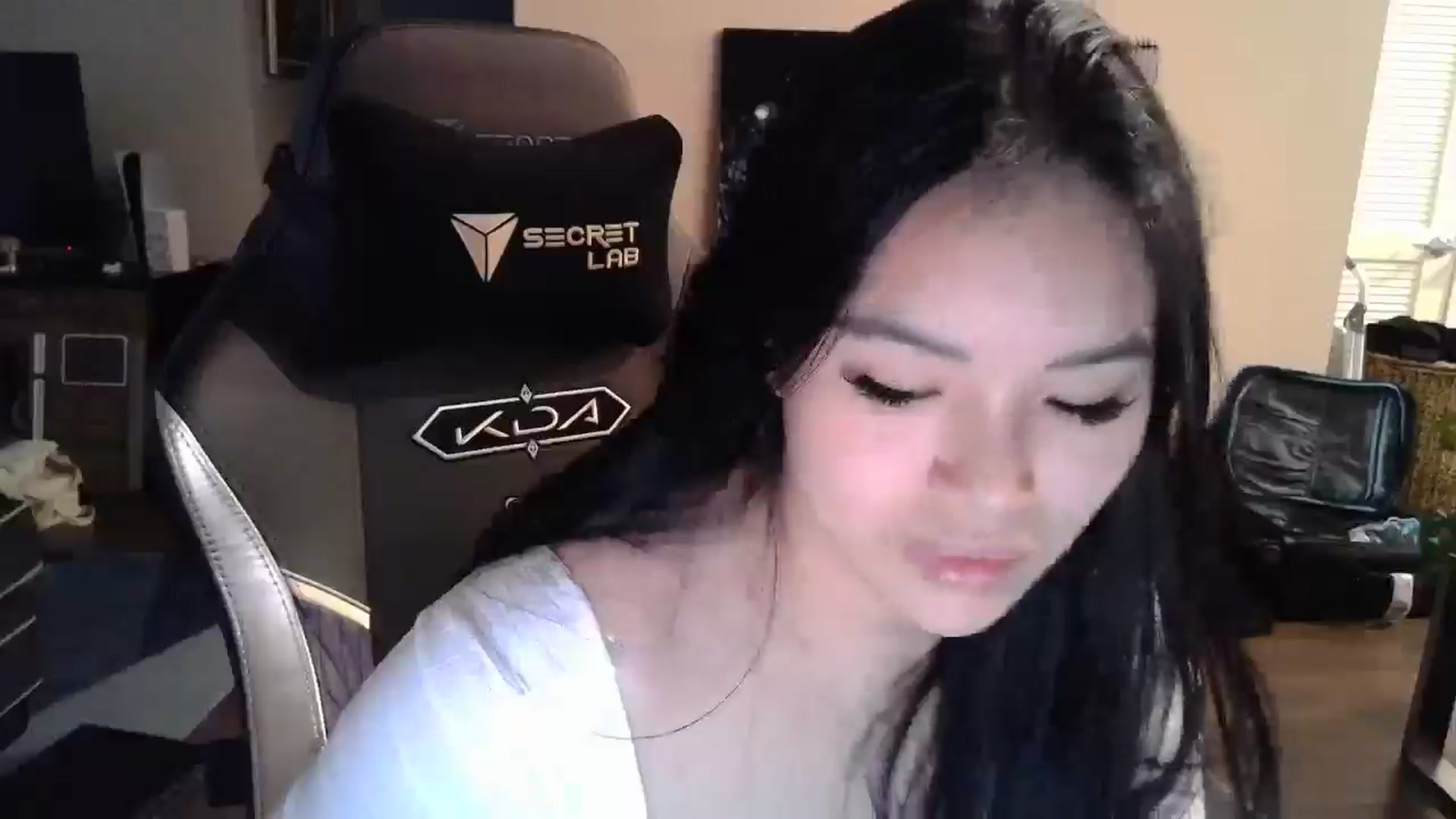 Gallery image thumbnail from DumplingHyuga's myfreecams stream on, 12/09/2024, 21:09 image 20 of 20