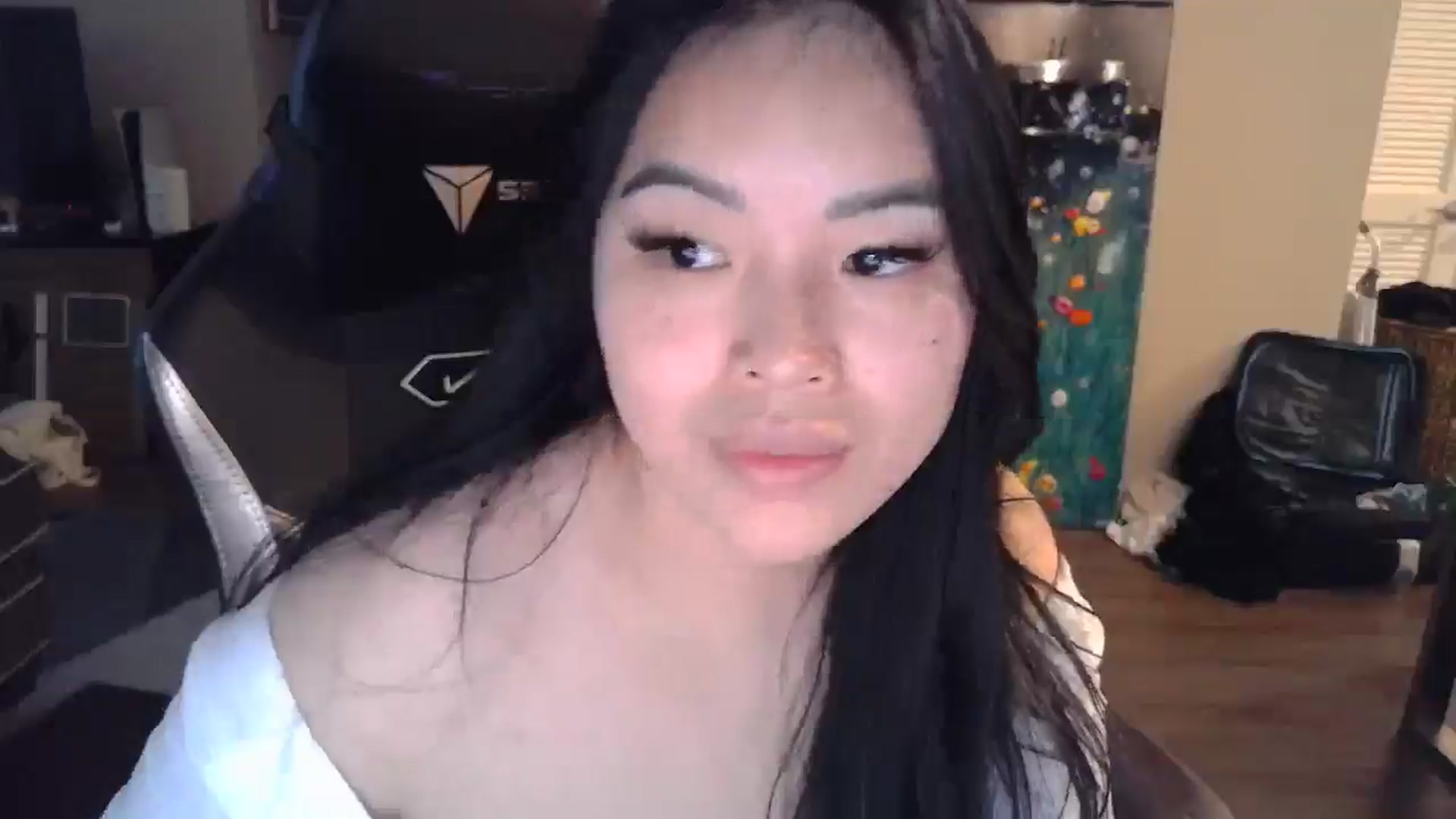Gallery image thumbnail from DumplingHyuga's myfreecams stream on, 12/09/2024, 21:09 image 12 of 20
