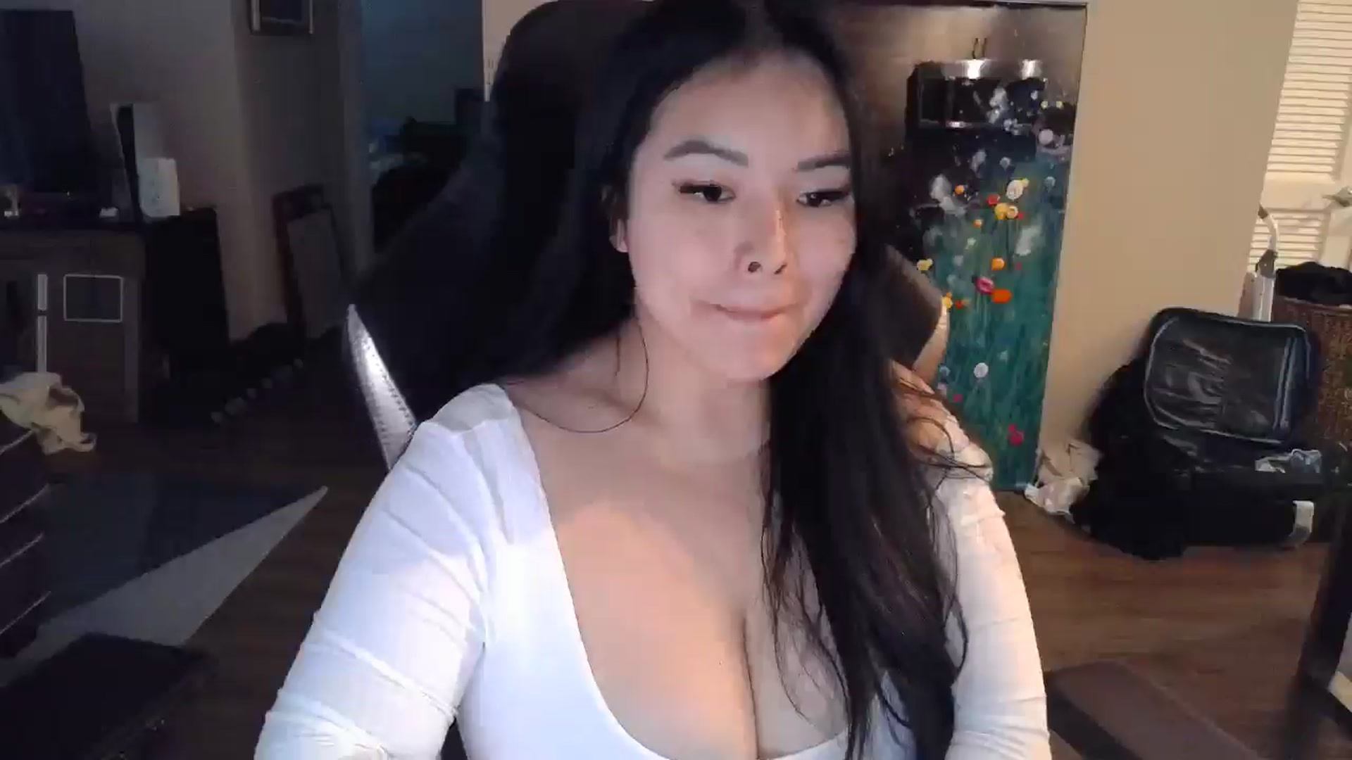 Gallery image thumbnail from DumplingHyuga's myfreecams stream on, 12/09/2024, 21:09 image 15 of 20