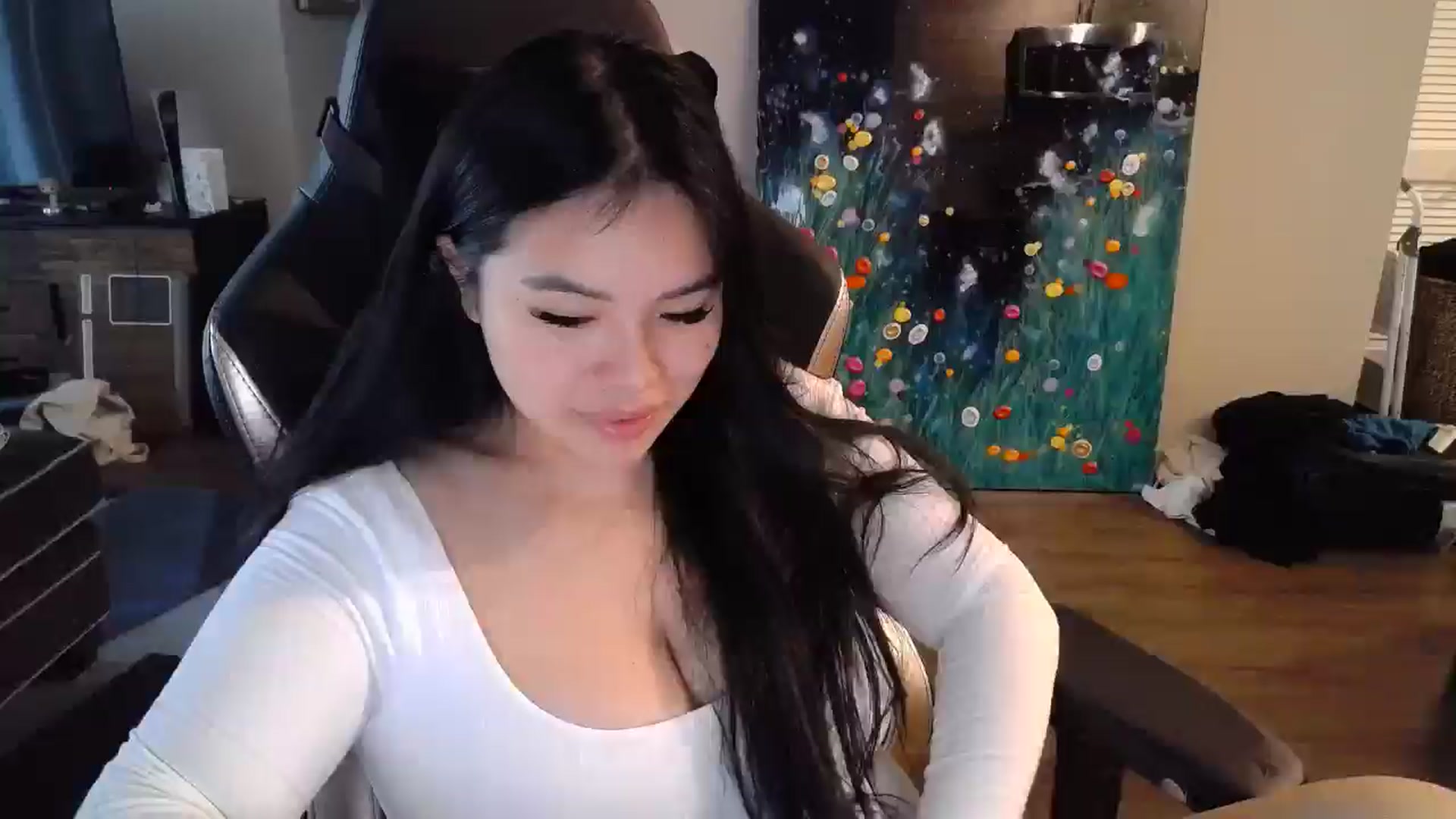 Gallery image thumbnail from DumplingHyuga's myfreecams stream on, 12/09/2024, 21:09 image 2 of 20