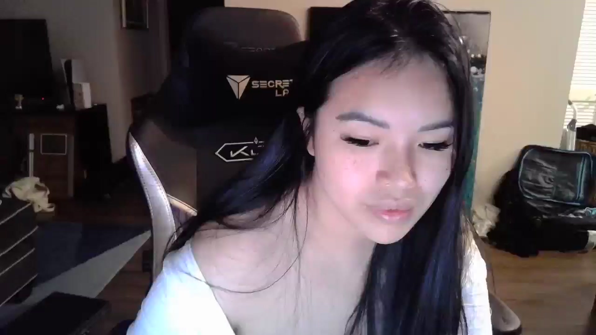 Gallery image thumbnail from DumplingHyuga's myfreecams stream on, 12/09/2024, 21:44 image 19 of 20