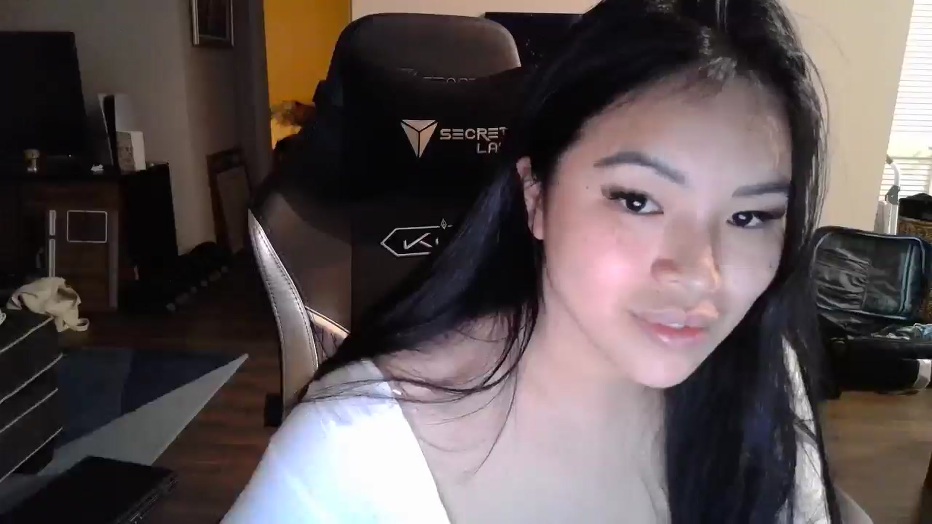 Gallery image thumbnail from DumplingHyuga's myfreecams stream on, 12/09/2024, 22:47 image 20 of 20