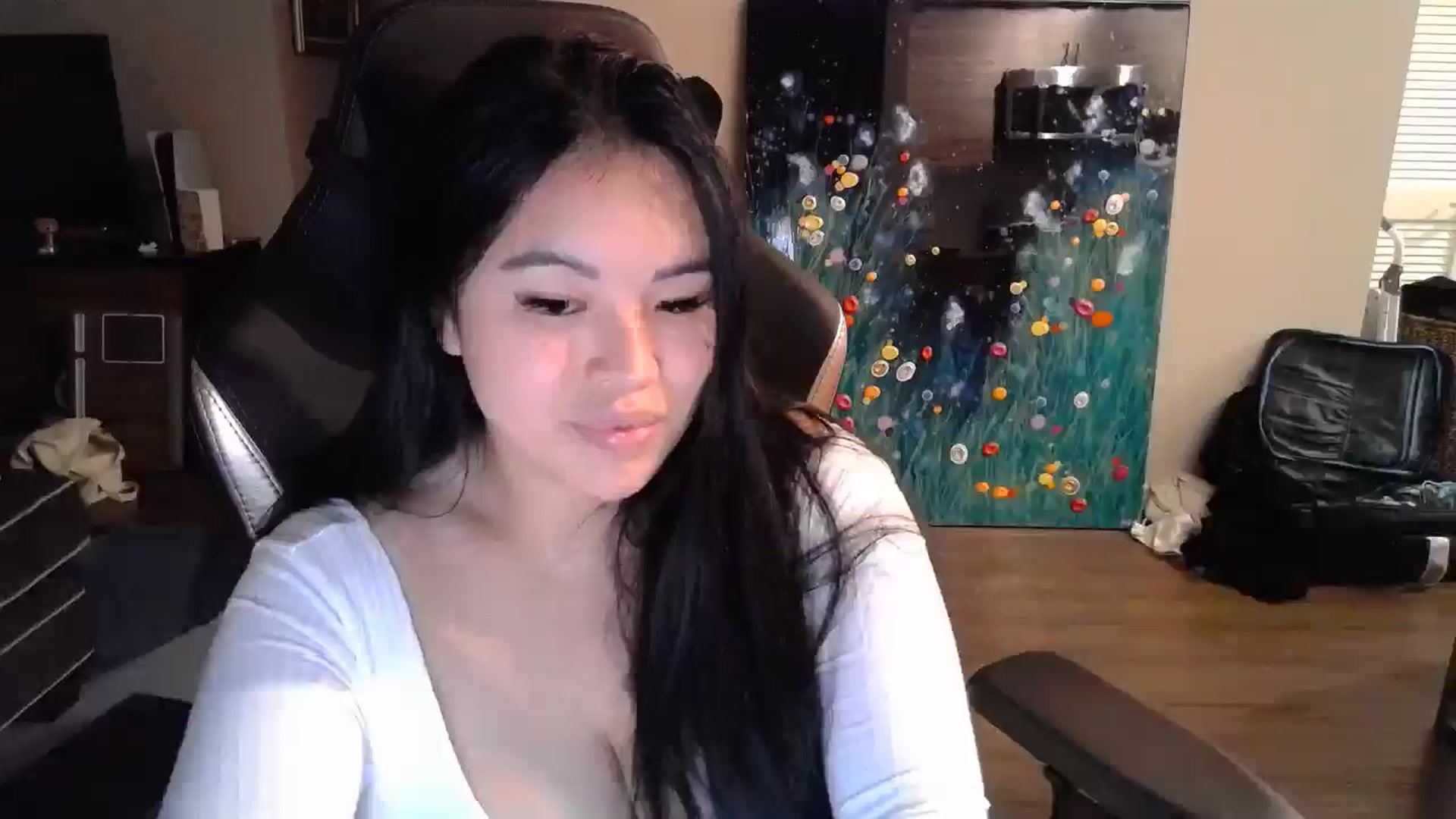 Gallery image thumbnail from DumplingHyuga's myfreecams stream on, 12/09/2024, 23:24 image 3 of 20