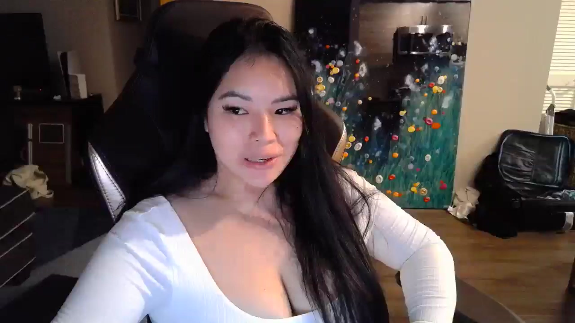 Gallery image thumbnail from DumplingHyuga's myfreecams stream on, 12/09/2024, 23:24 image 6 of 20