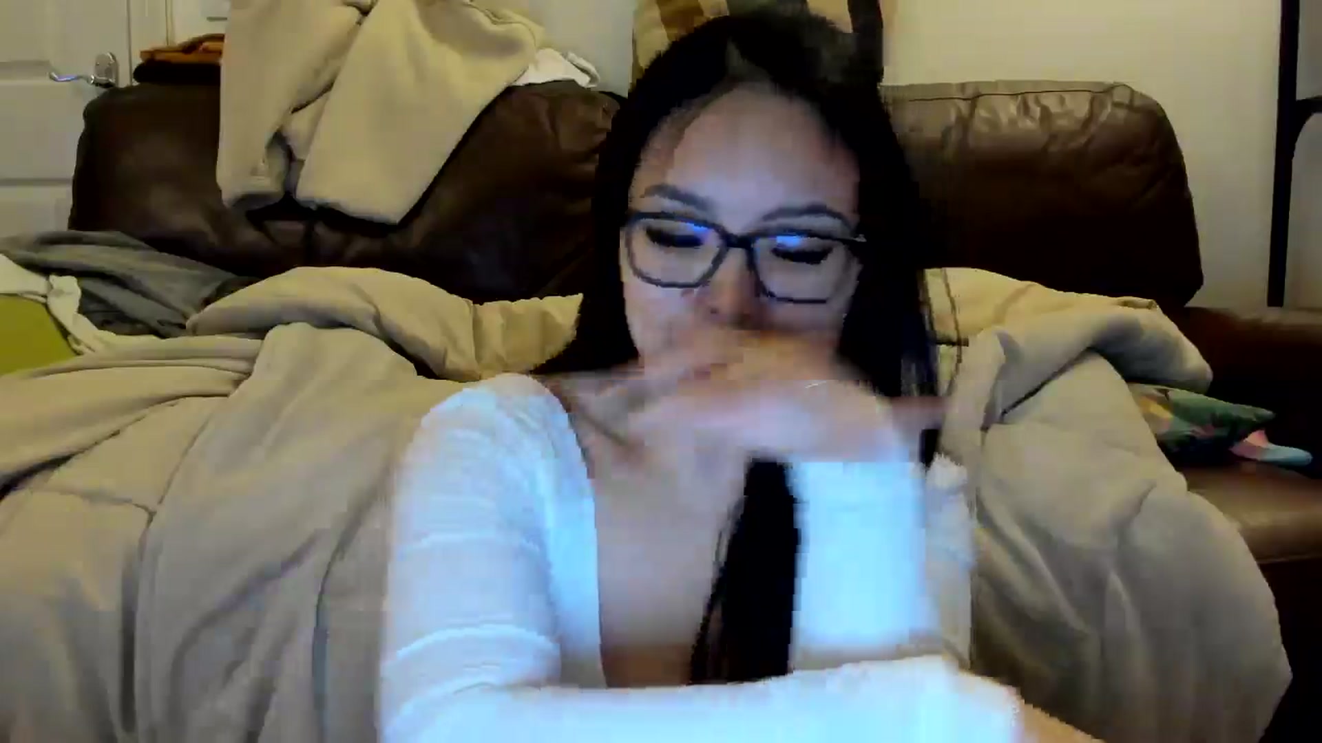 Gallery image thumbnail from DumplingHyuga's myfreecams stream on, 04/19/2025, 22:00 image 9 of 20