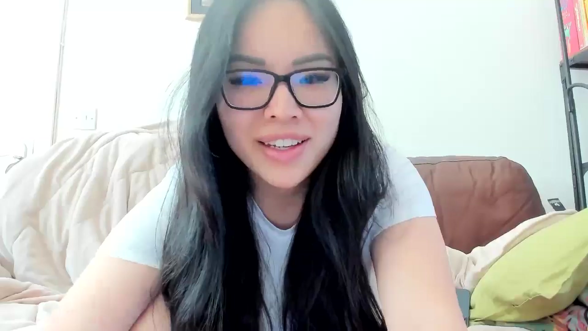 Gallery image thumbnail from DumplingHyuga's myfreecams stream on, 05/05/2025, 15:02 image 4 of 20