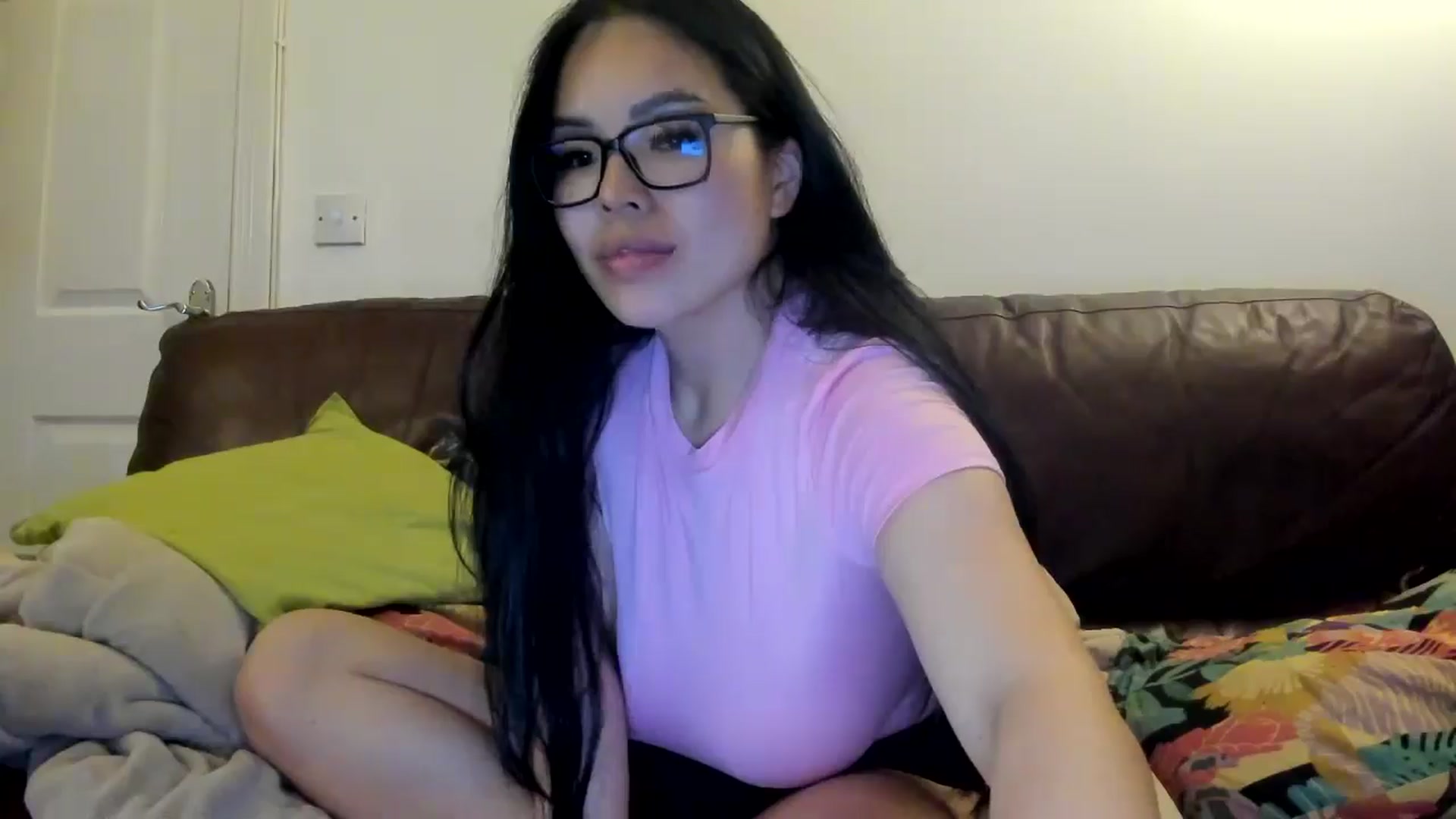 Gallery image thumbnail from DumplingHyuga's myfreecams stream on, 05/08/2025, 23:43 image 6 of 20