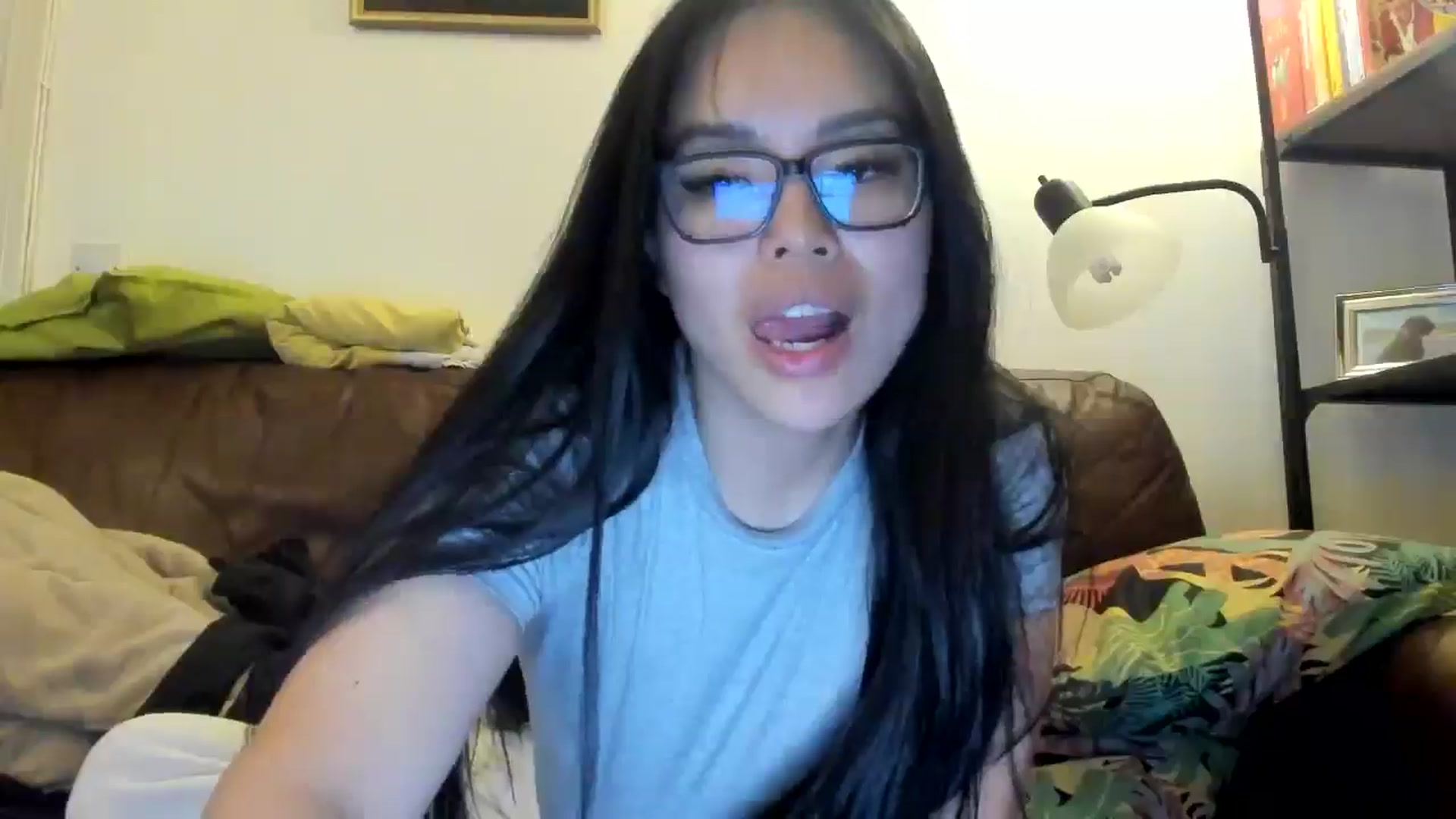 Gallery image thumbnail from DumplingHyuga's myfreecams stream on, 05/18/2025, 21:51 image 13 of 20