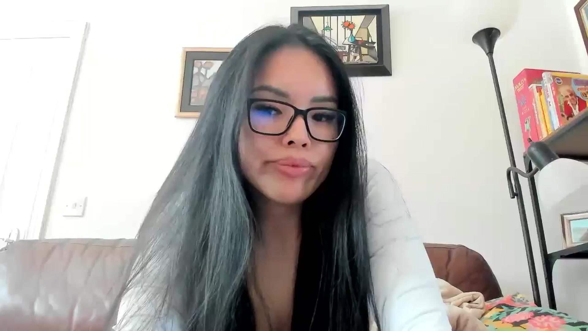 Gallery image thumbnail from DumplingHyuga's myfreecams stream on, 06/03/2025, 15:40 image 10 of 20