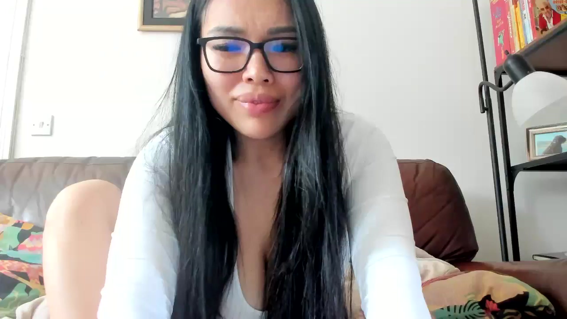 Gallery image thumbnail from DumplingHyuga's myfreecams stream on, 06/03/2025, 18:30 image 8 of 20