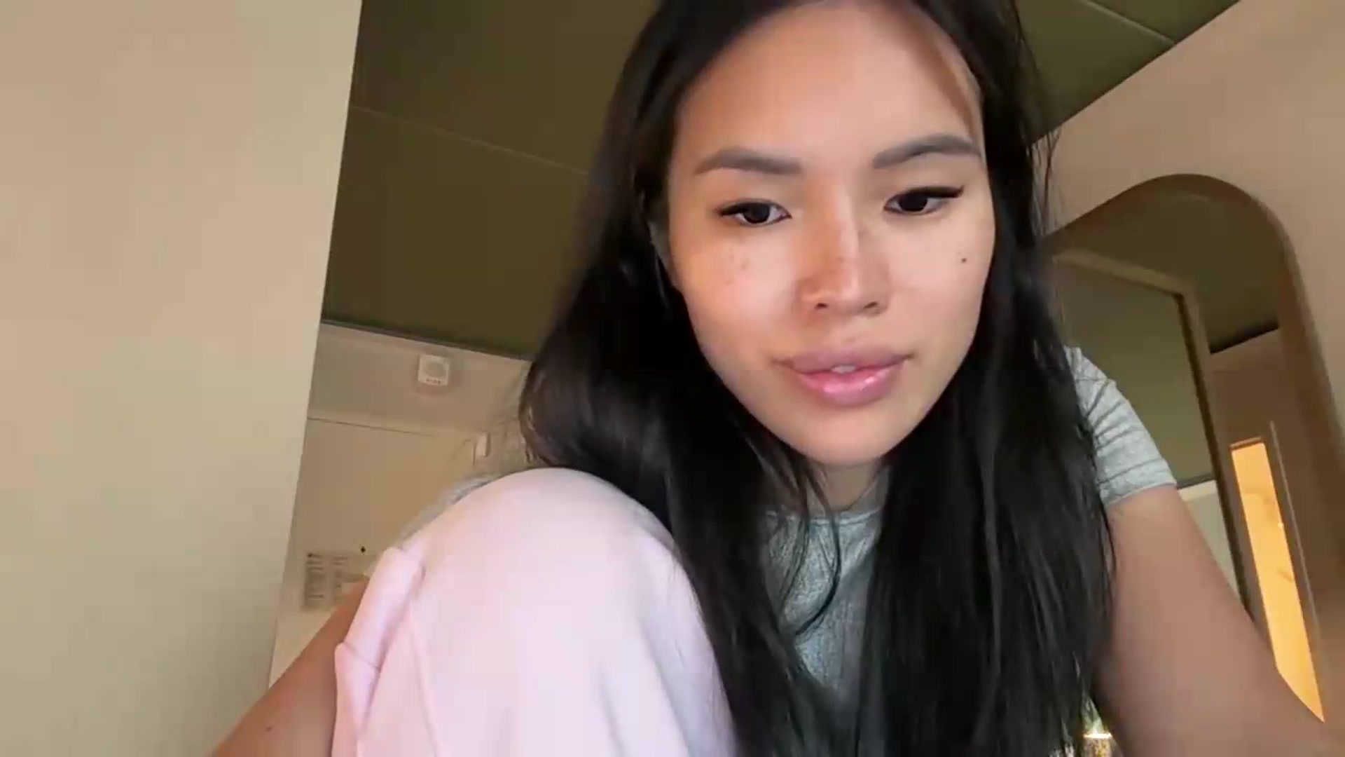 Gallery image thumbnail from DumplingHyuga's myfreecams stream on, 07/02/2026, 21:02 image 3 of 20