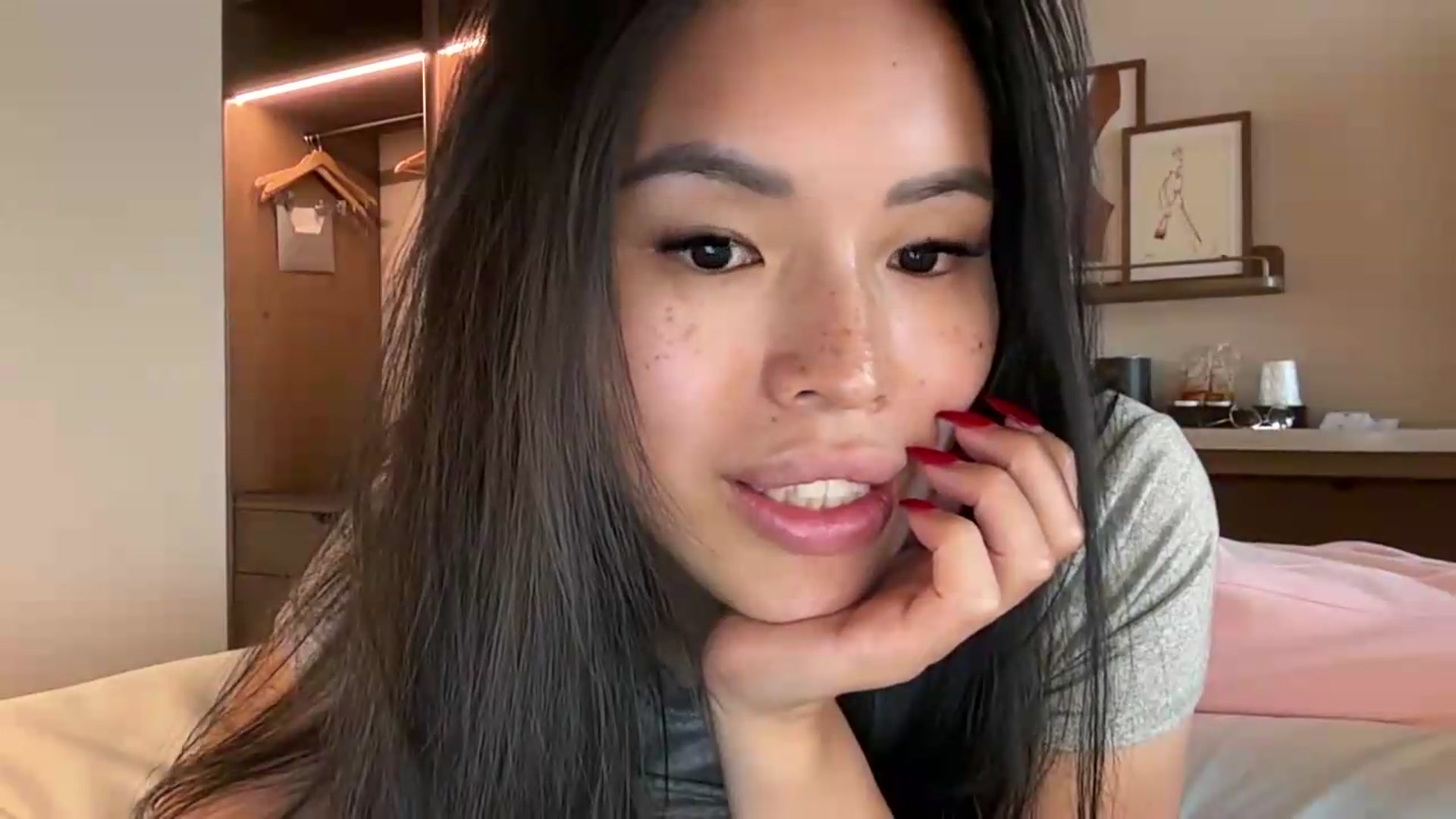 Gallery image thumbnail from DumplingHyuga's myfreecams stream on, 07/02/2026, 21:02 image 7 of 20